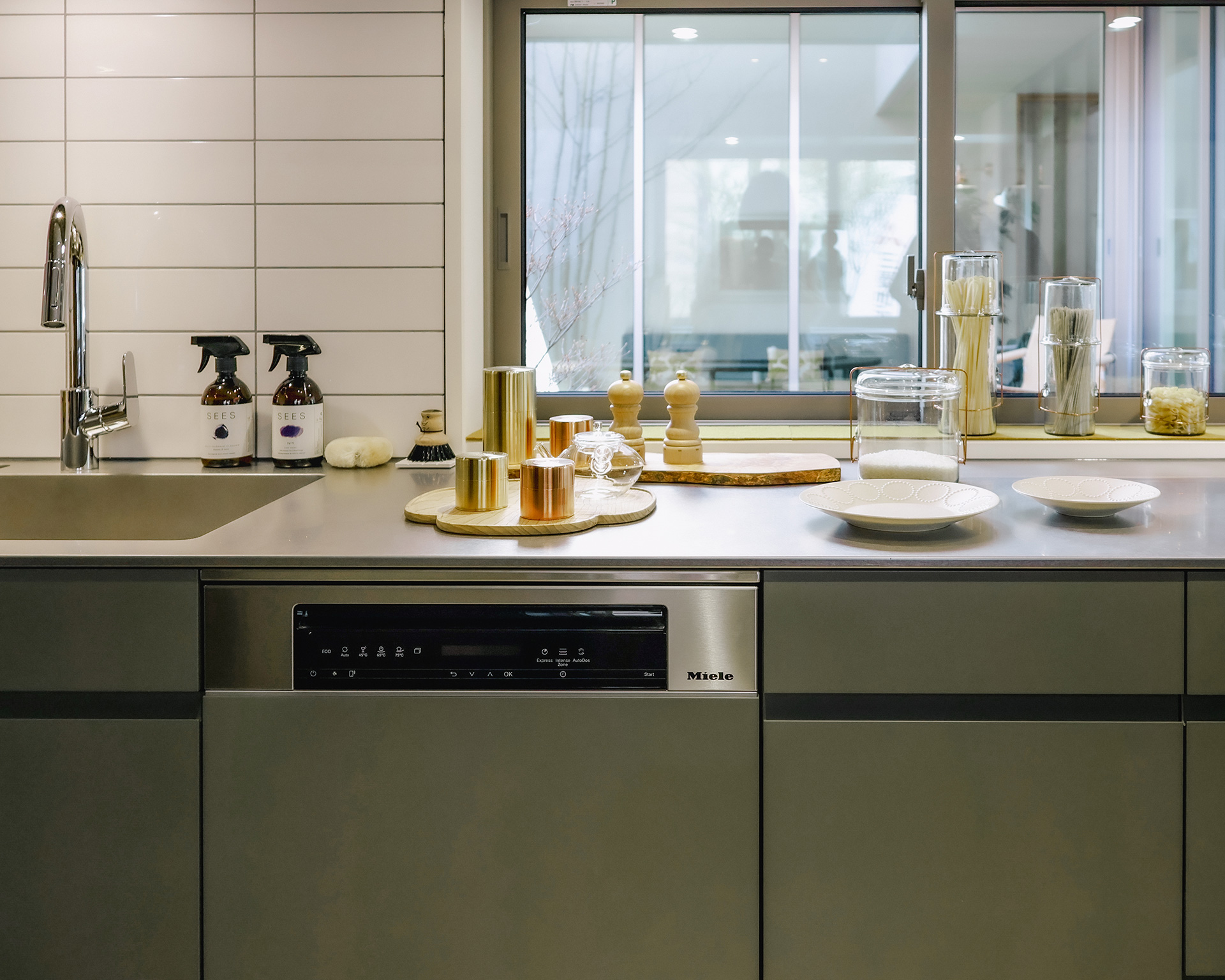 写真:自然を感じる私だけのキッチン