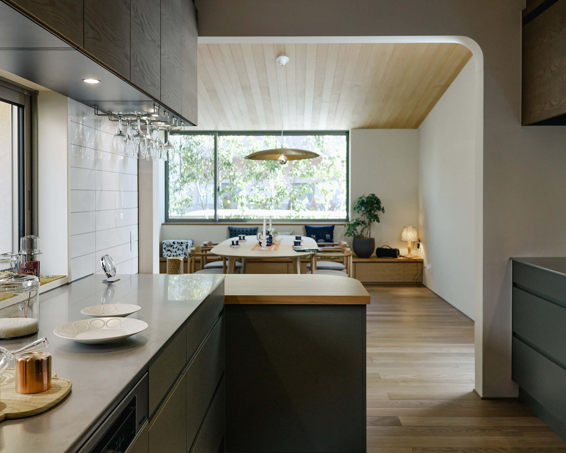 写真:自然を感じる私だけのキッチン