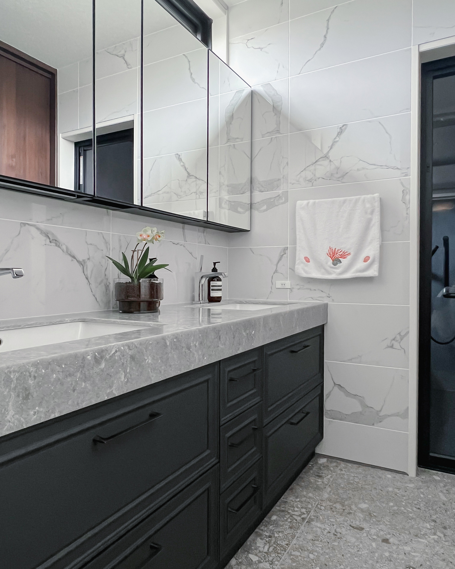 ホテル空間のような洗面化粧台