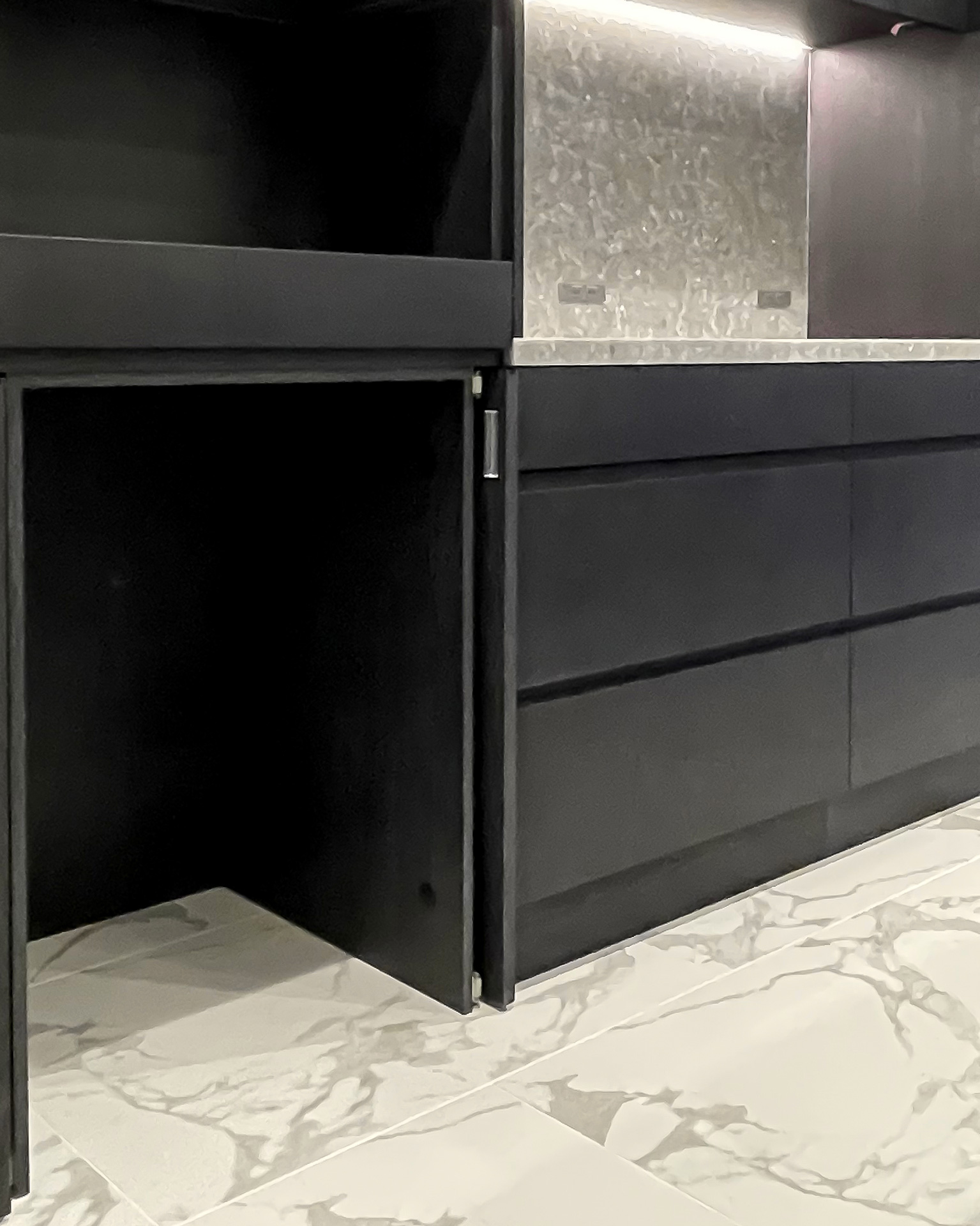 写真:洗練された輝きを放つモダンスタイル