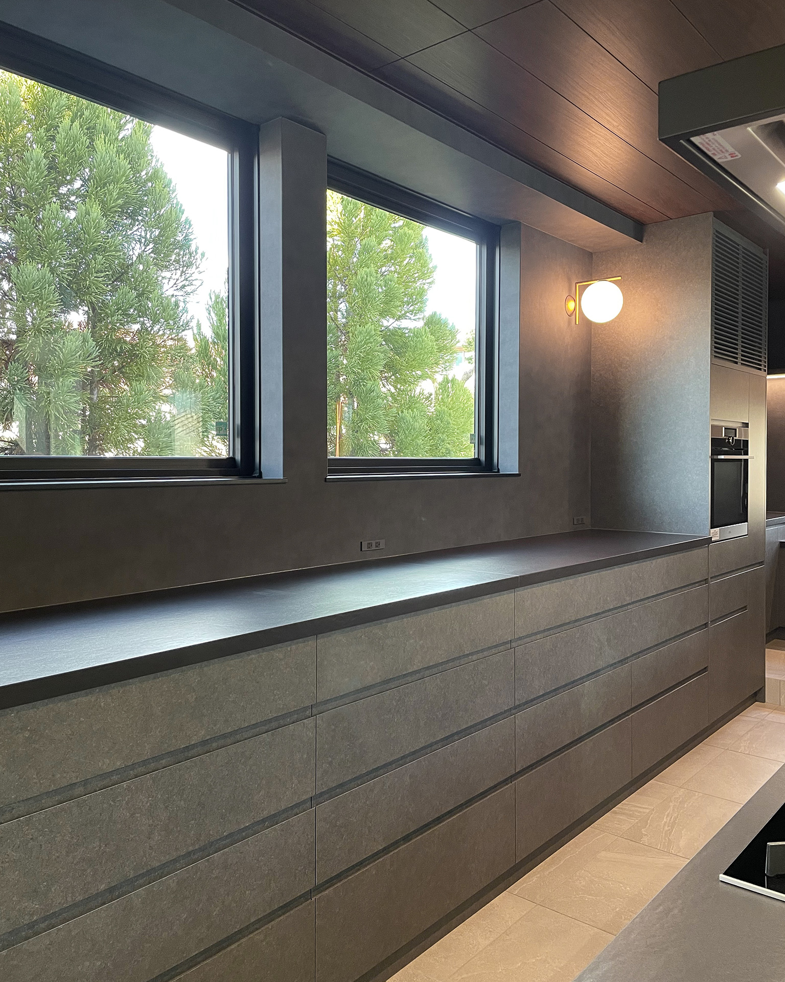 写真:緑と食と集いを楽しむ、贅沢な時間