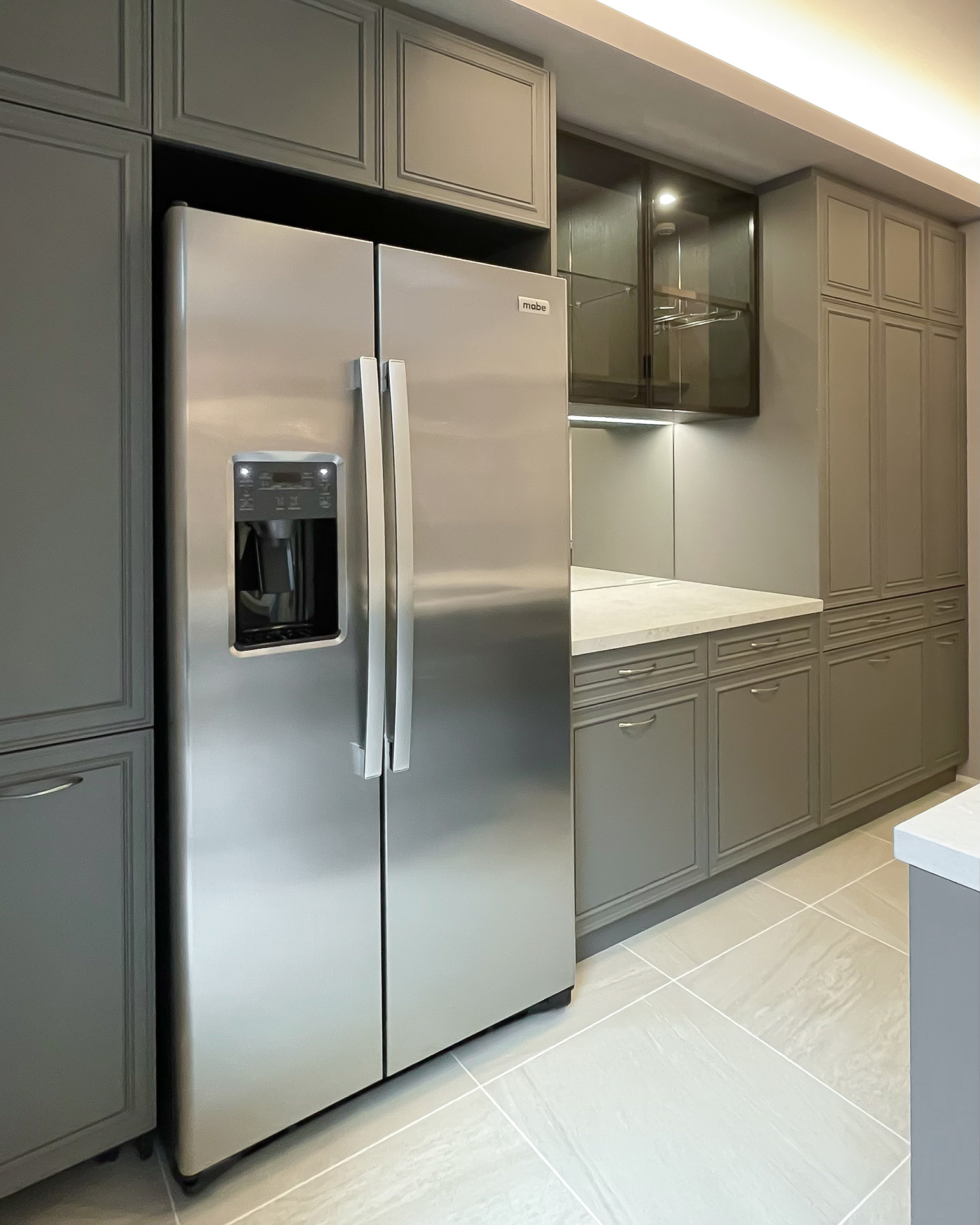 写真:穏やかで上質なグレージュの世界