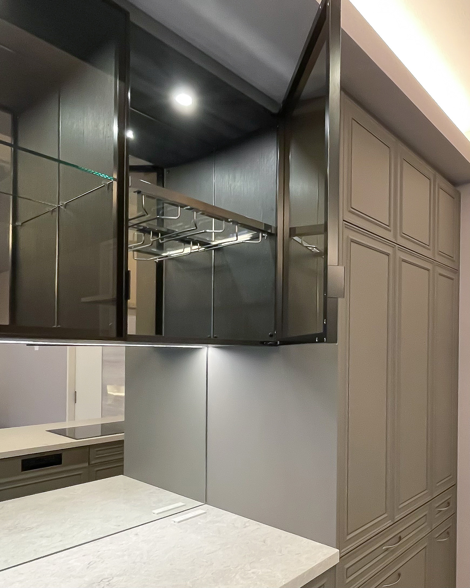 写真:穏やかで上質なグレージュの世界