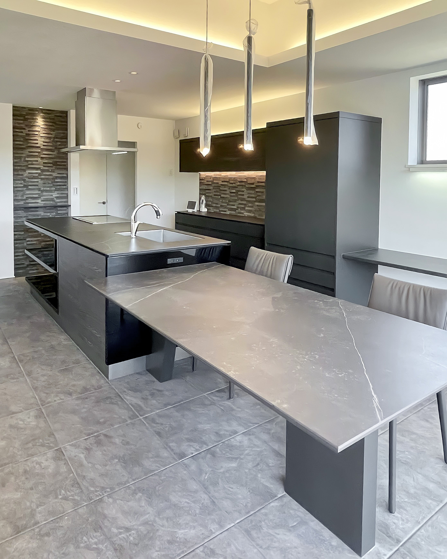 素材が映えるイタリアモダン