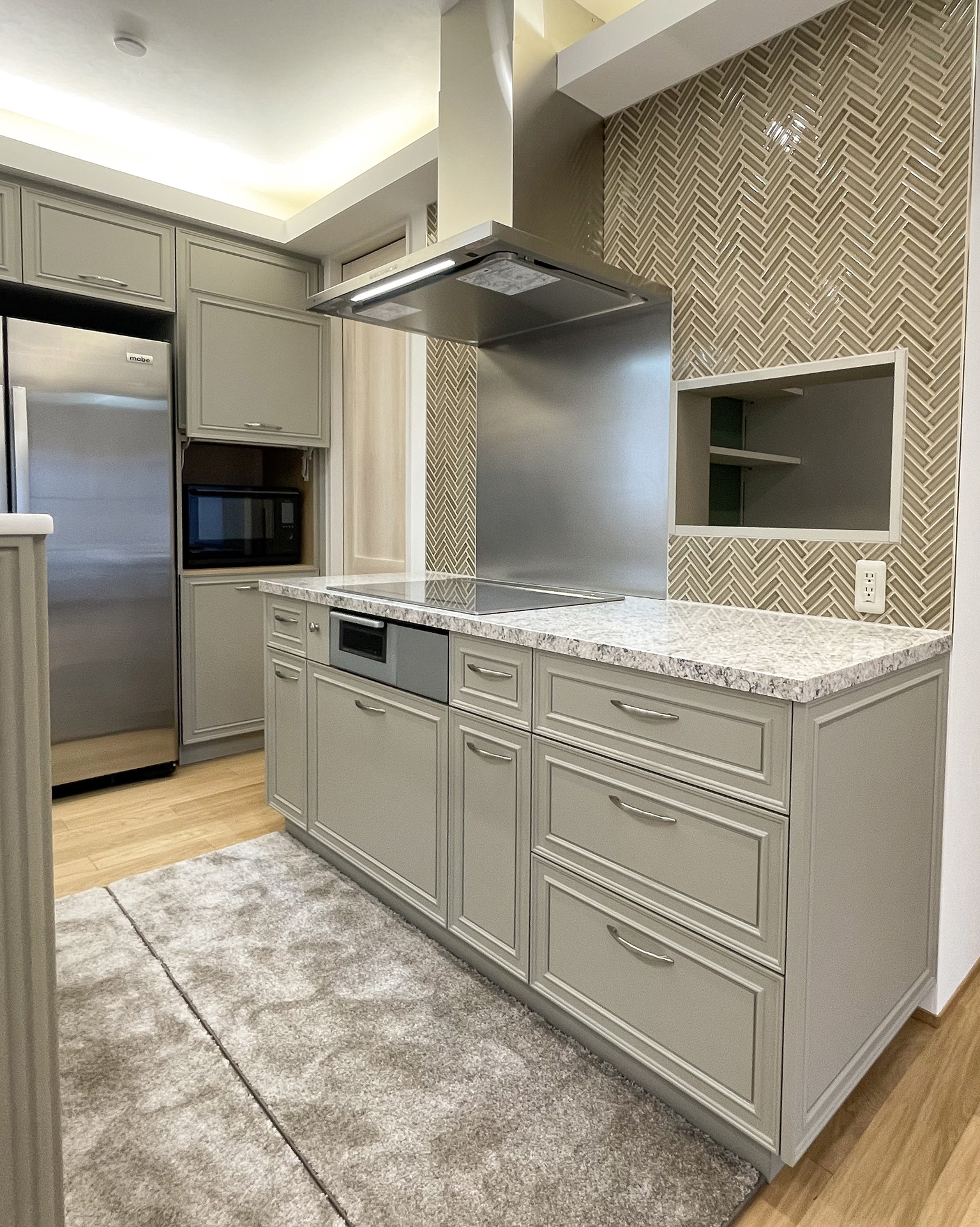 写真:意匠と機能を兼ね備えたこだわりキッチン