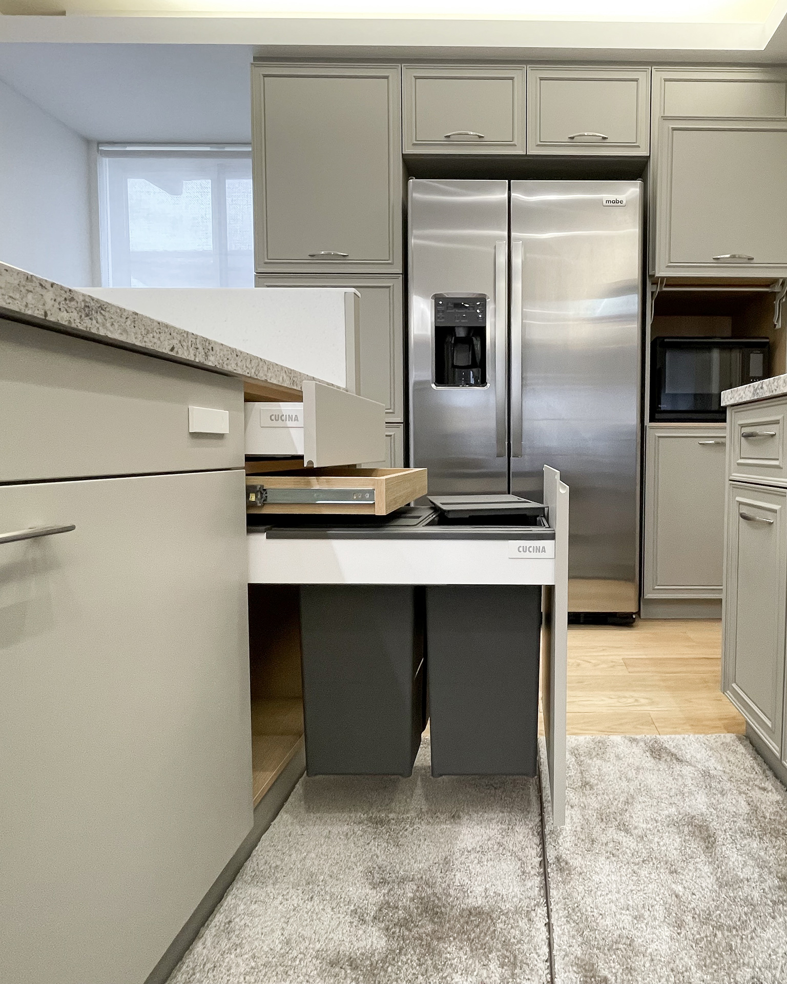 写真:意匠と機能を兼ね備えたこだわりキッチン