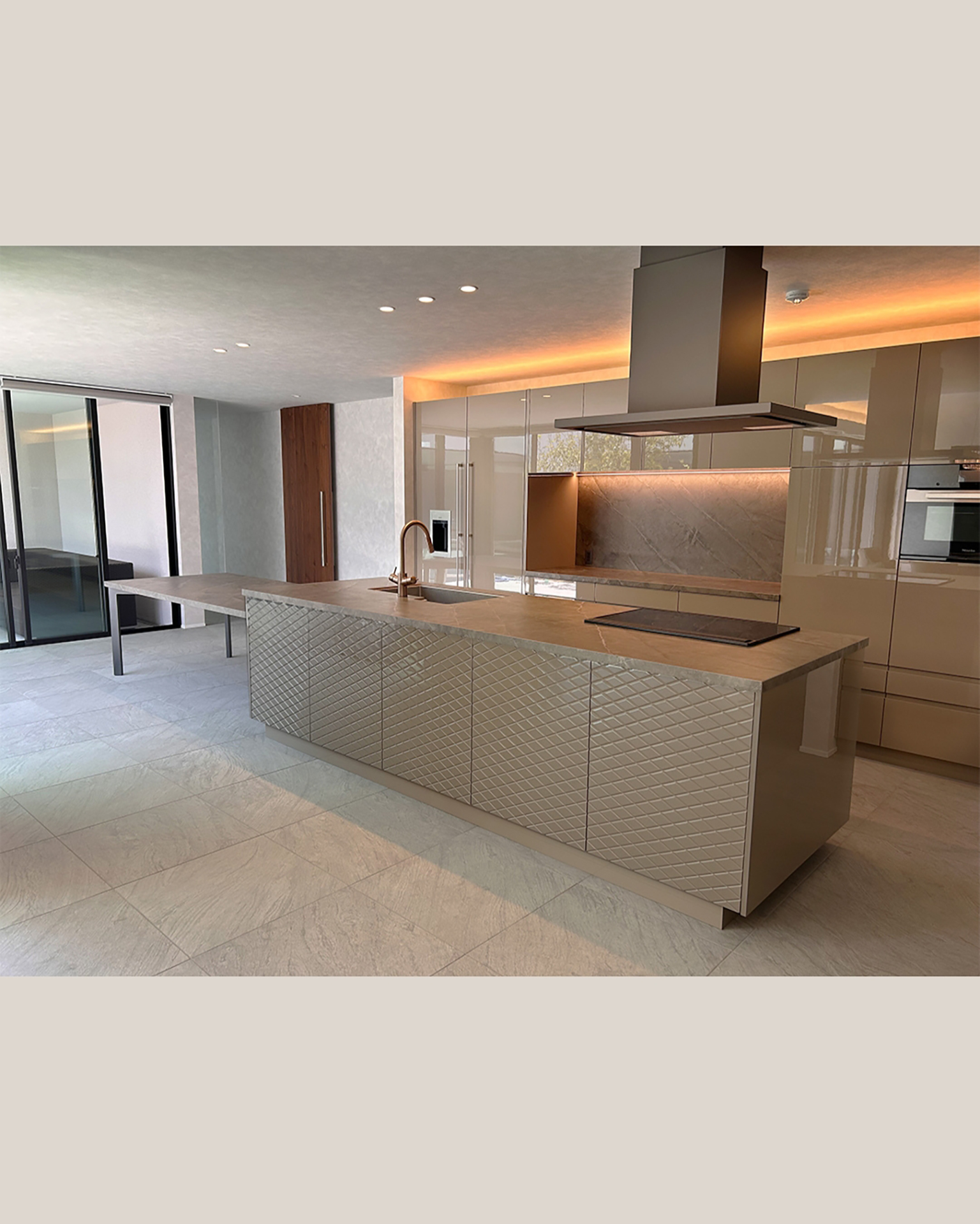 写真：光とデザインが交差する美しさ