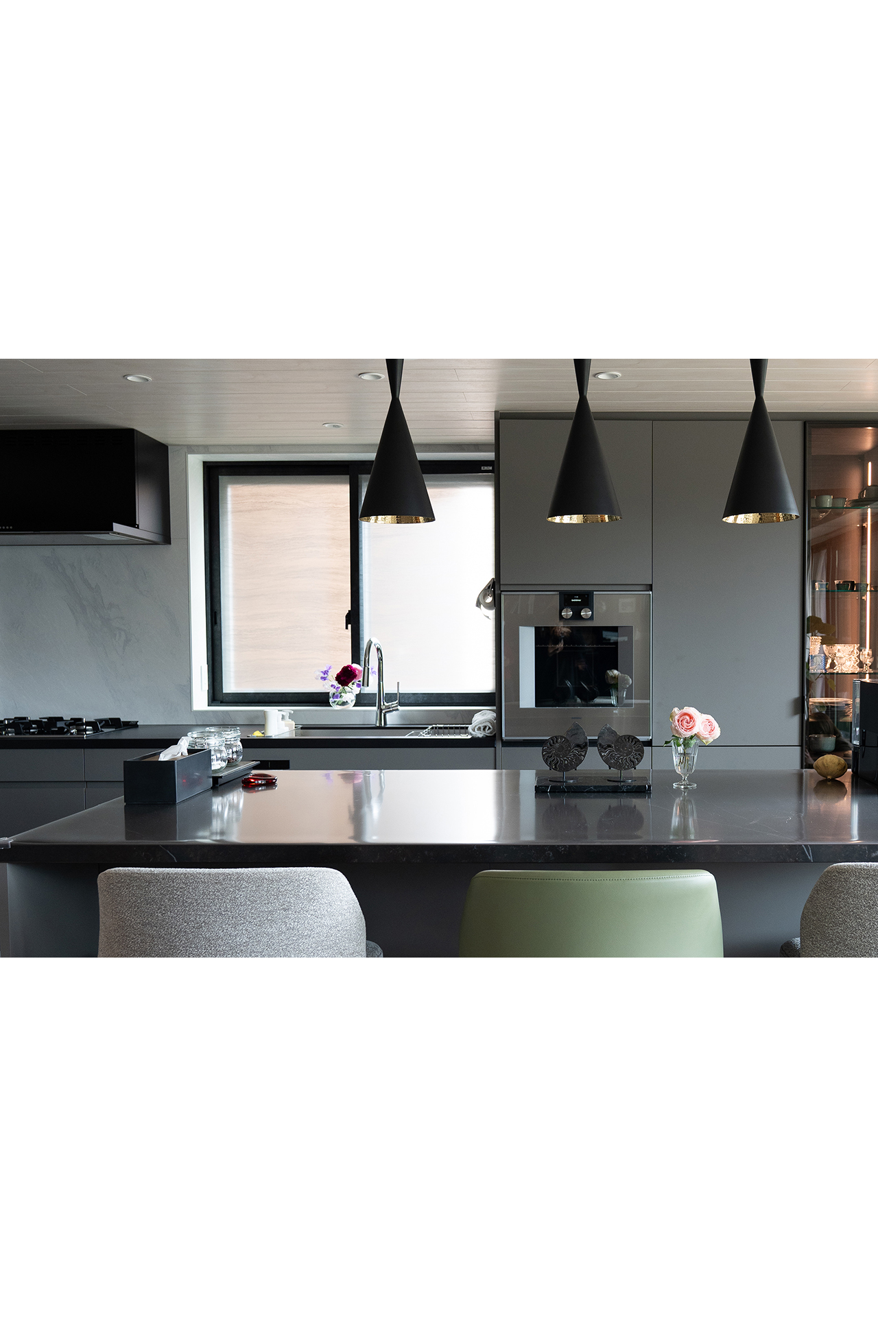 写真:大切なものが集まるキッチン