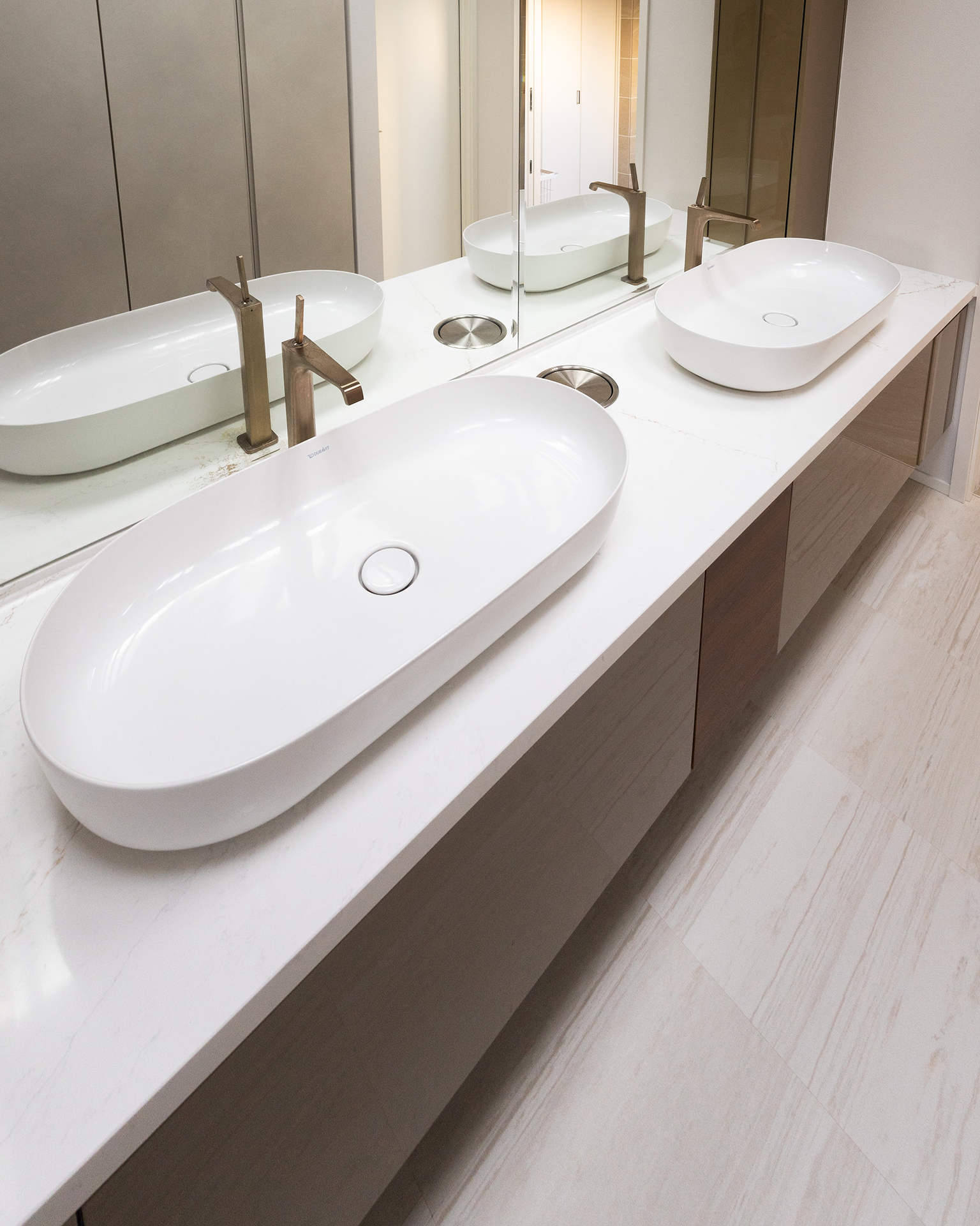 写真：上質な艶感が生む非日常の美