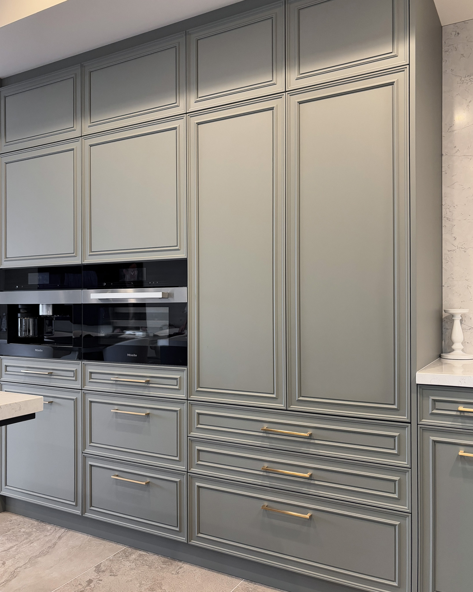 写真:美しいカラーバランスの絵になるキッチン