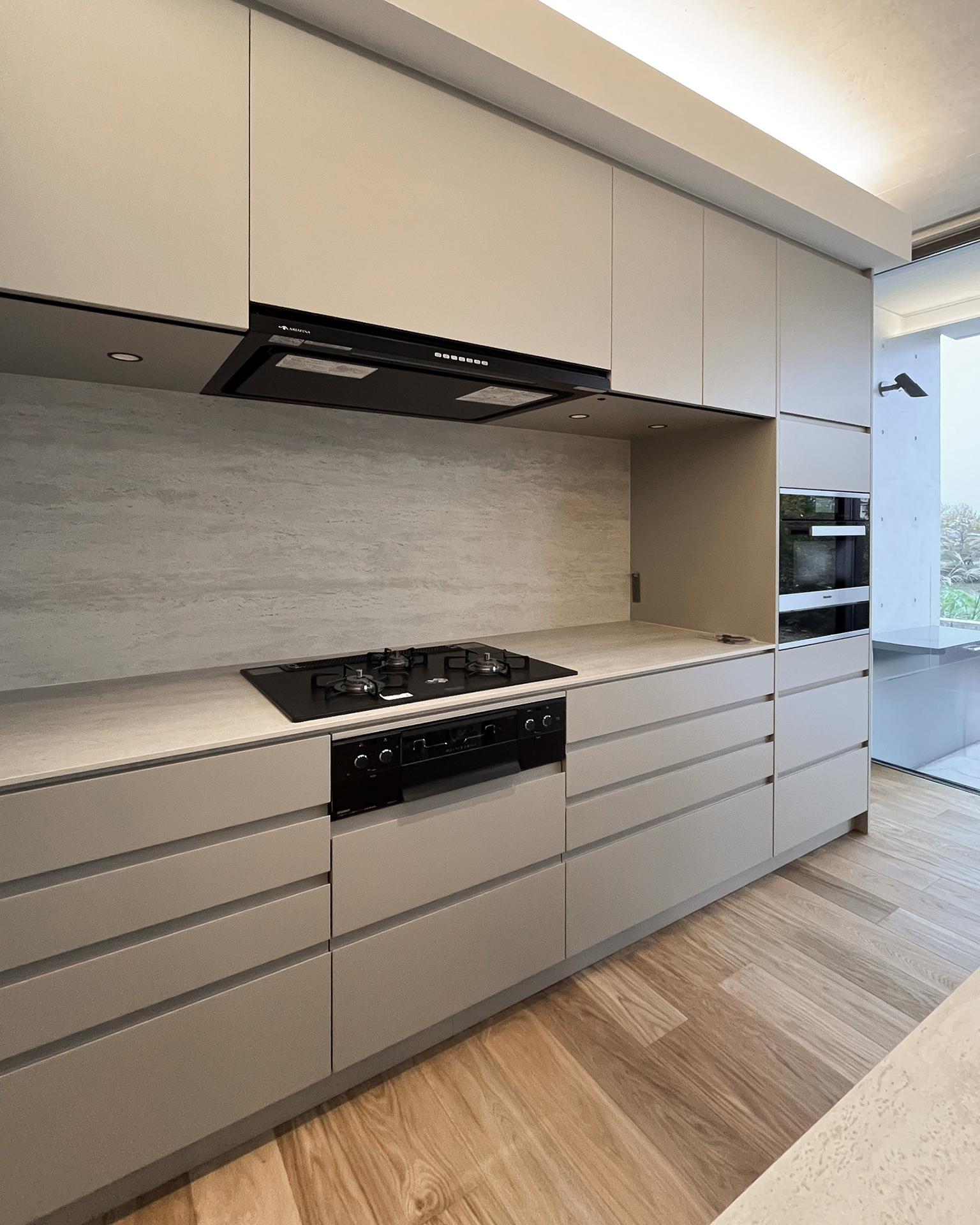 写真:素材感が美しい、心落ち着く空間