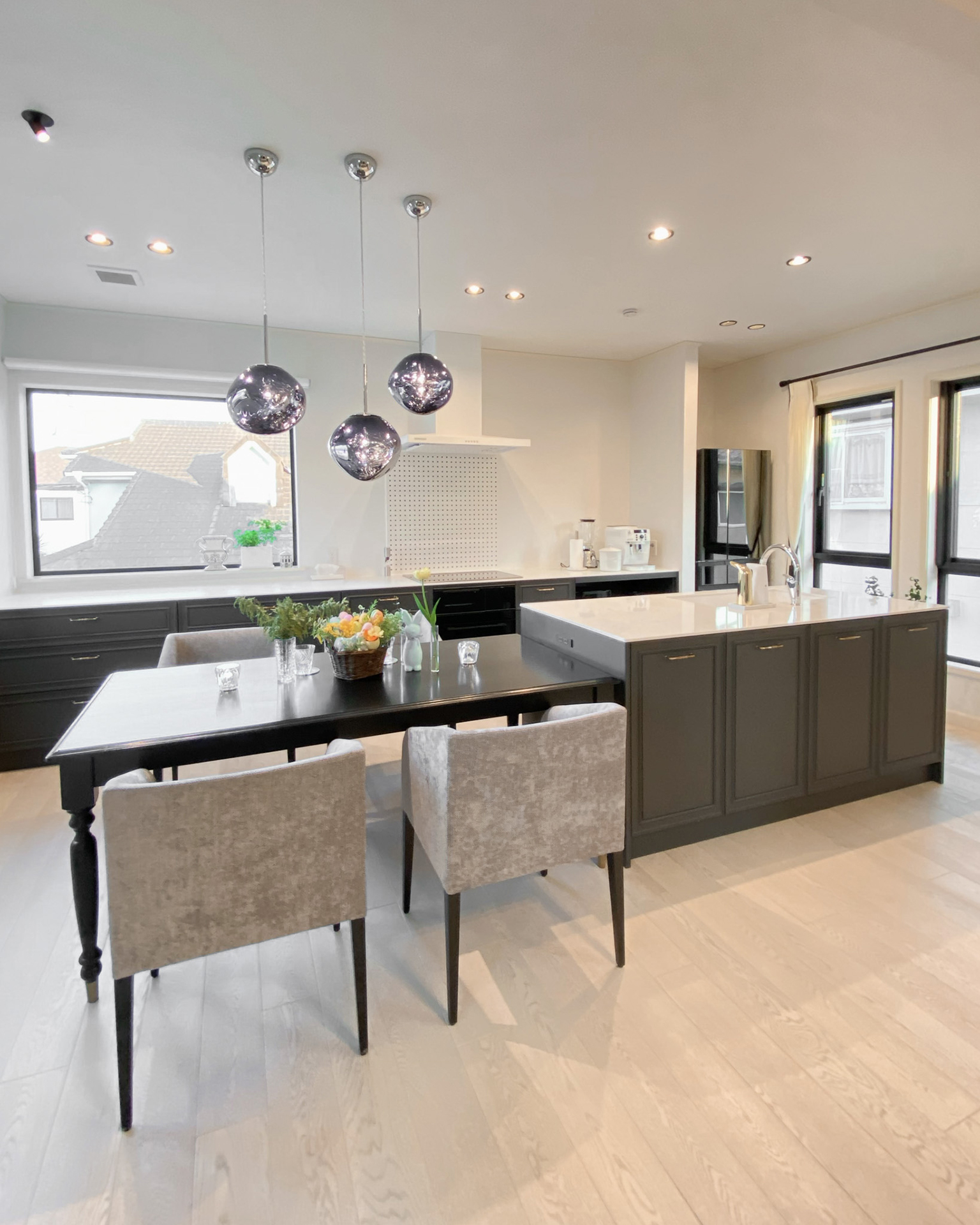 暮らしの中心になる華やかなキッチン