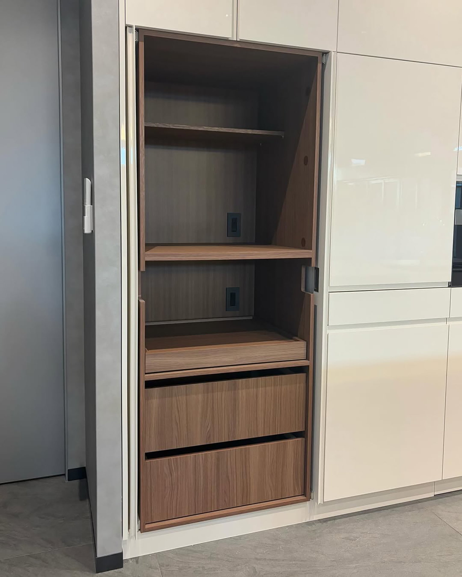 写真:上品で艶やかなトータルコーディネート