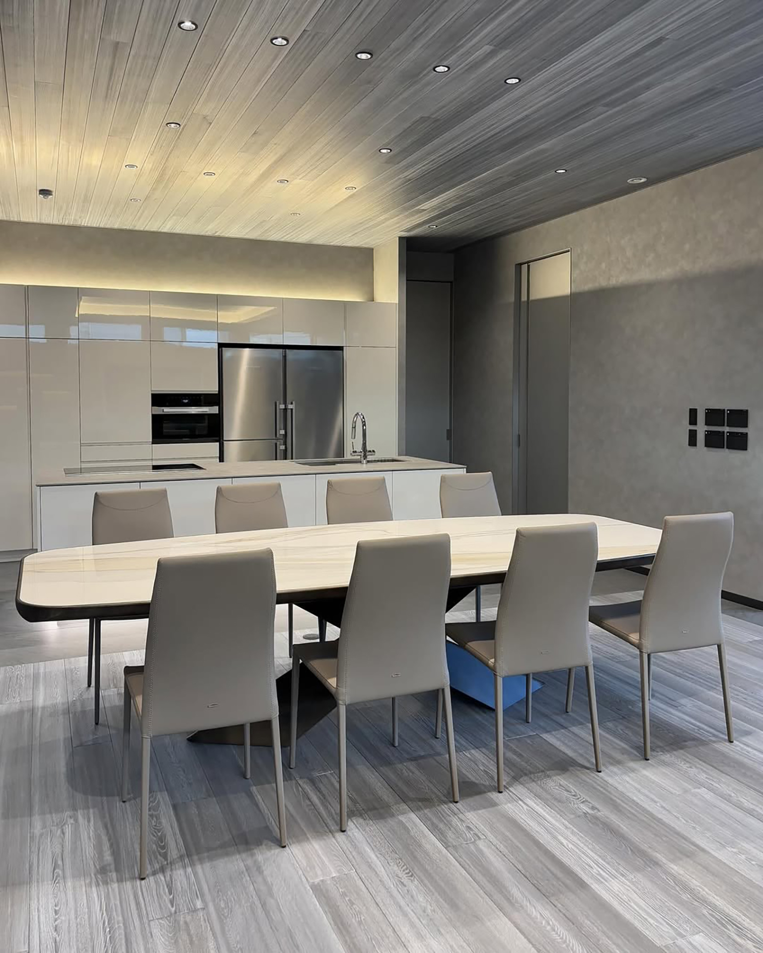 写真:上品で艶やかなトータルコーディネート