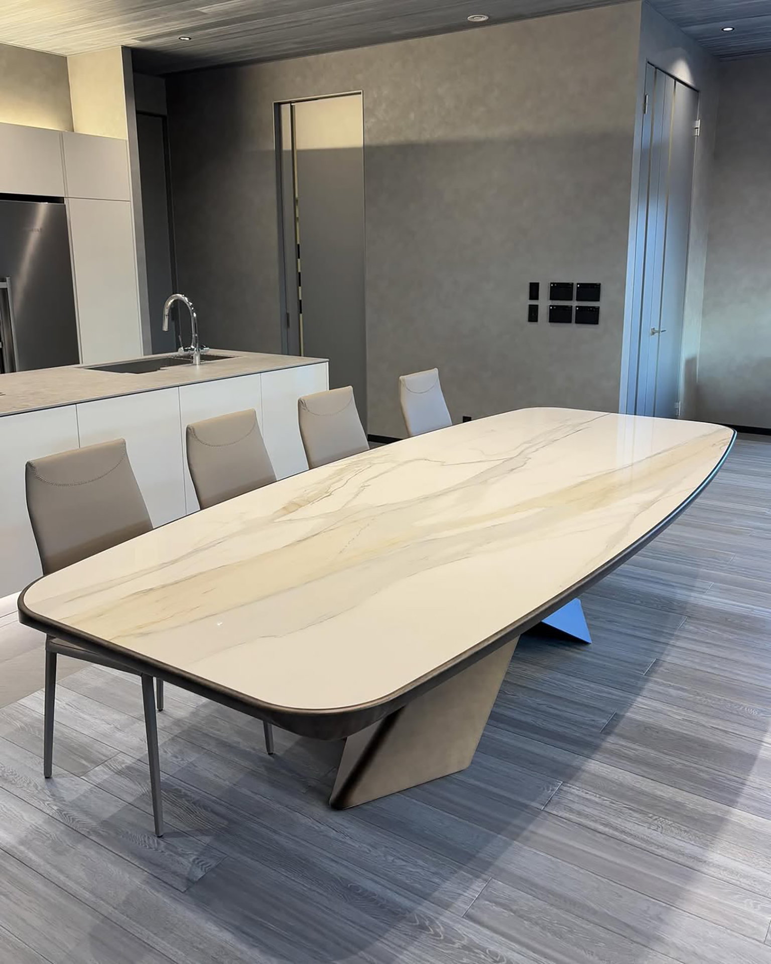 写真:上品で艶やかなトータルコーディネート