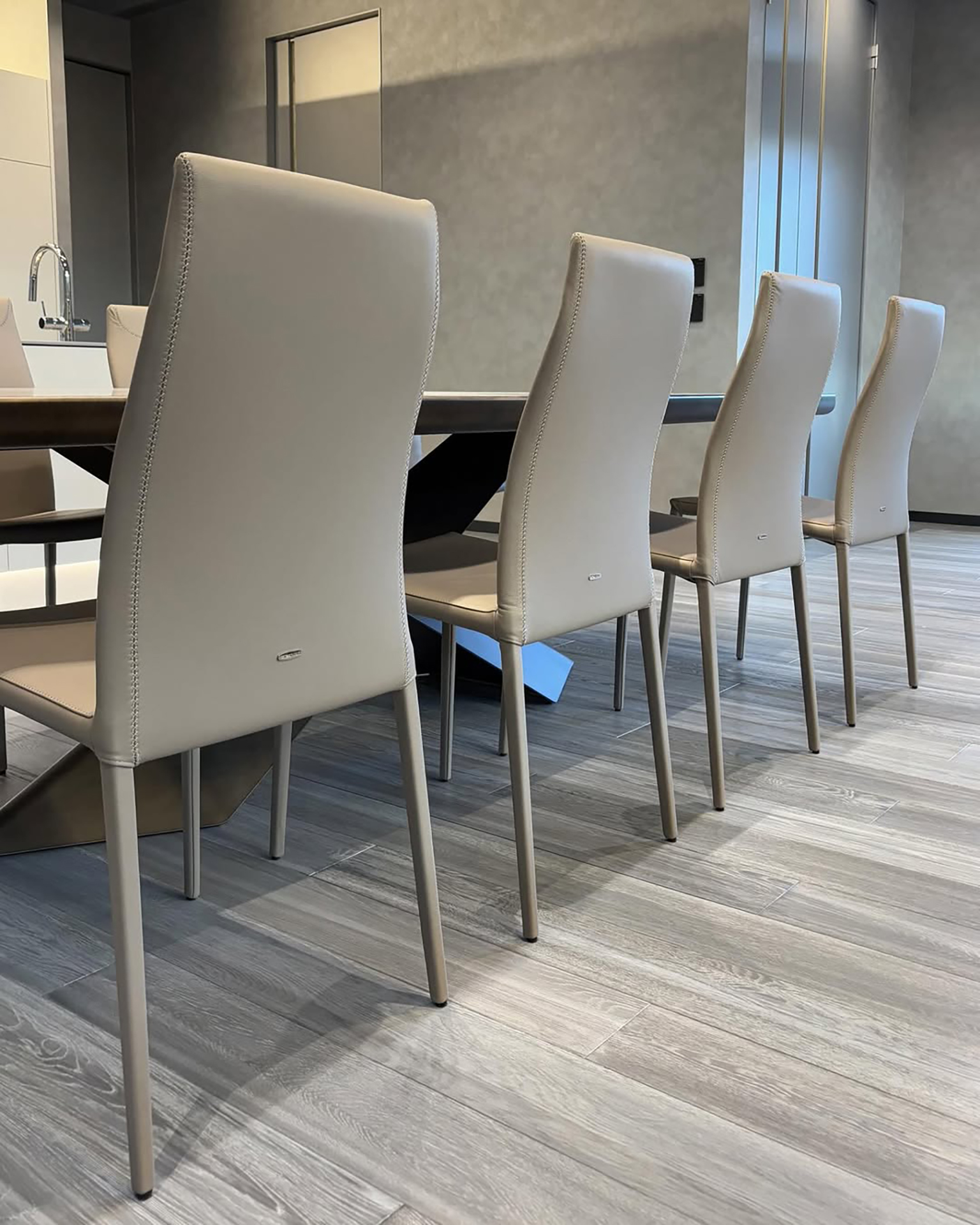 写真:上品で艶やかなトータルコーディネート