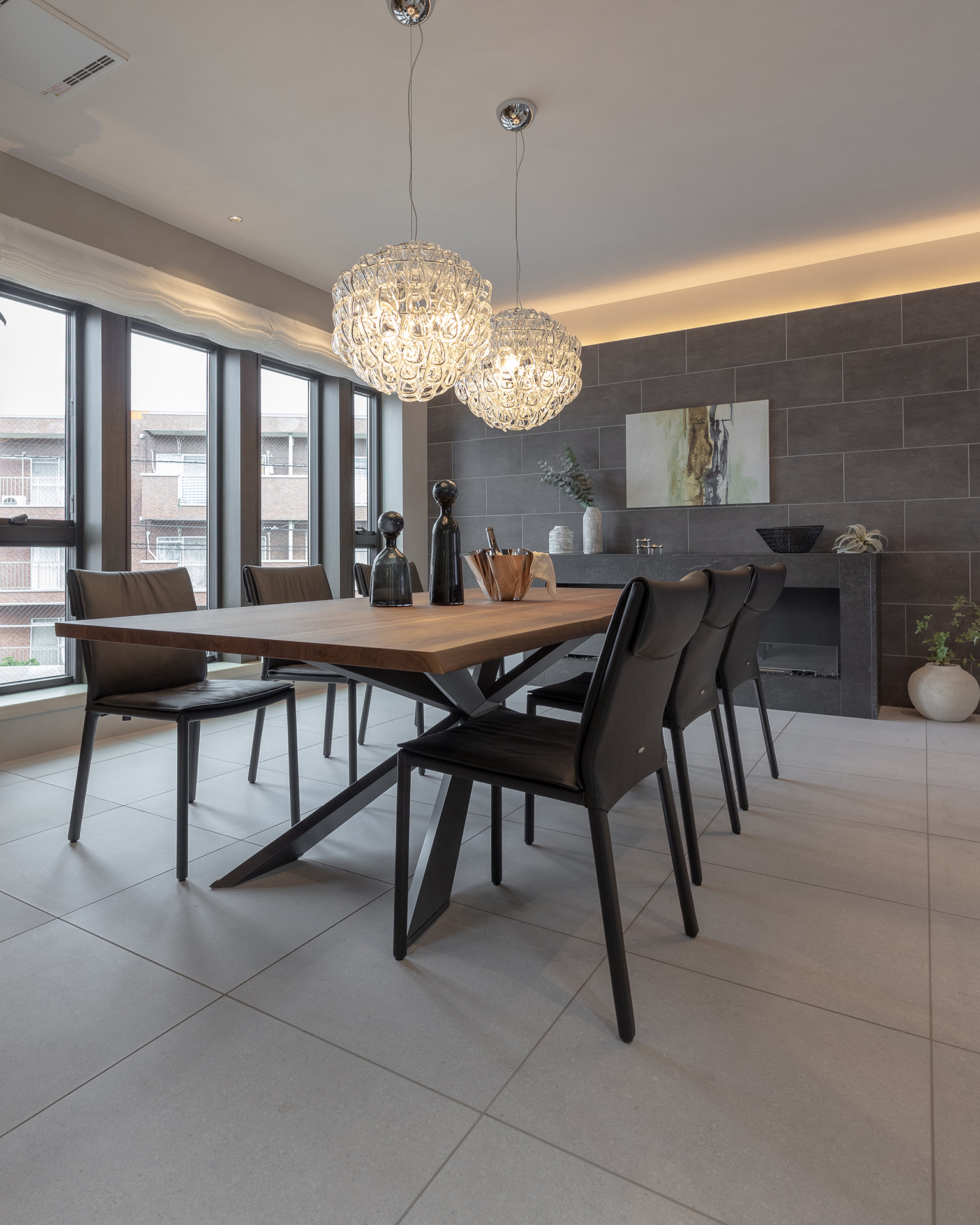 写真:表情豊かな完成されたインテリア