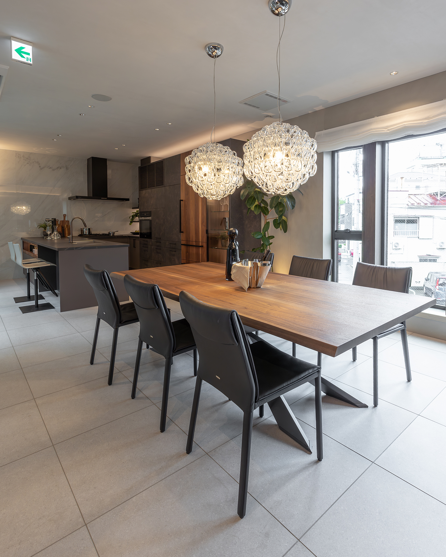 写真:表情豊かな完成されたインテリア