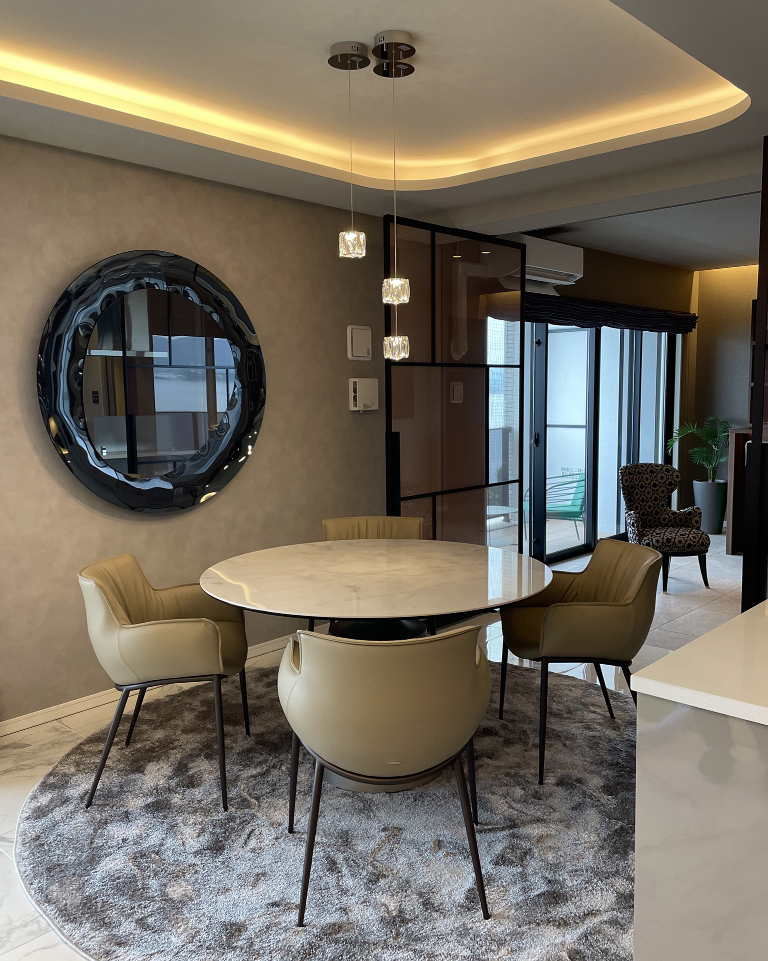 写真：ゆとりを愉しむモダンなバー空間