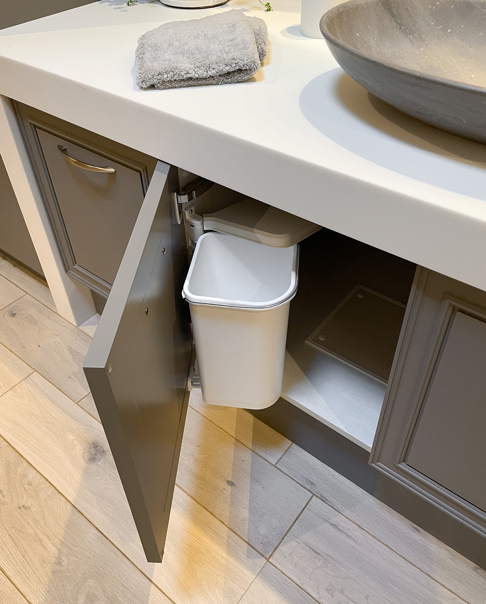 写真：エレガントな上質洗面空間