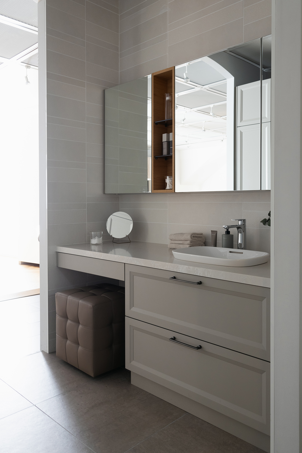 心地よく過ごす、ドレッサー洗面