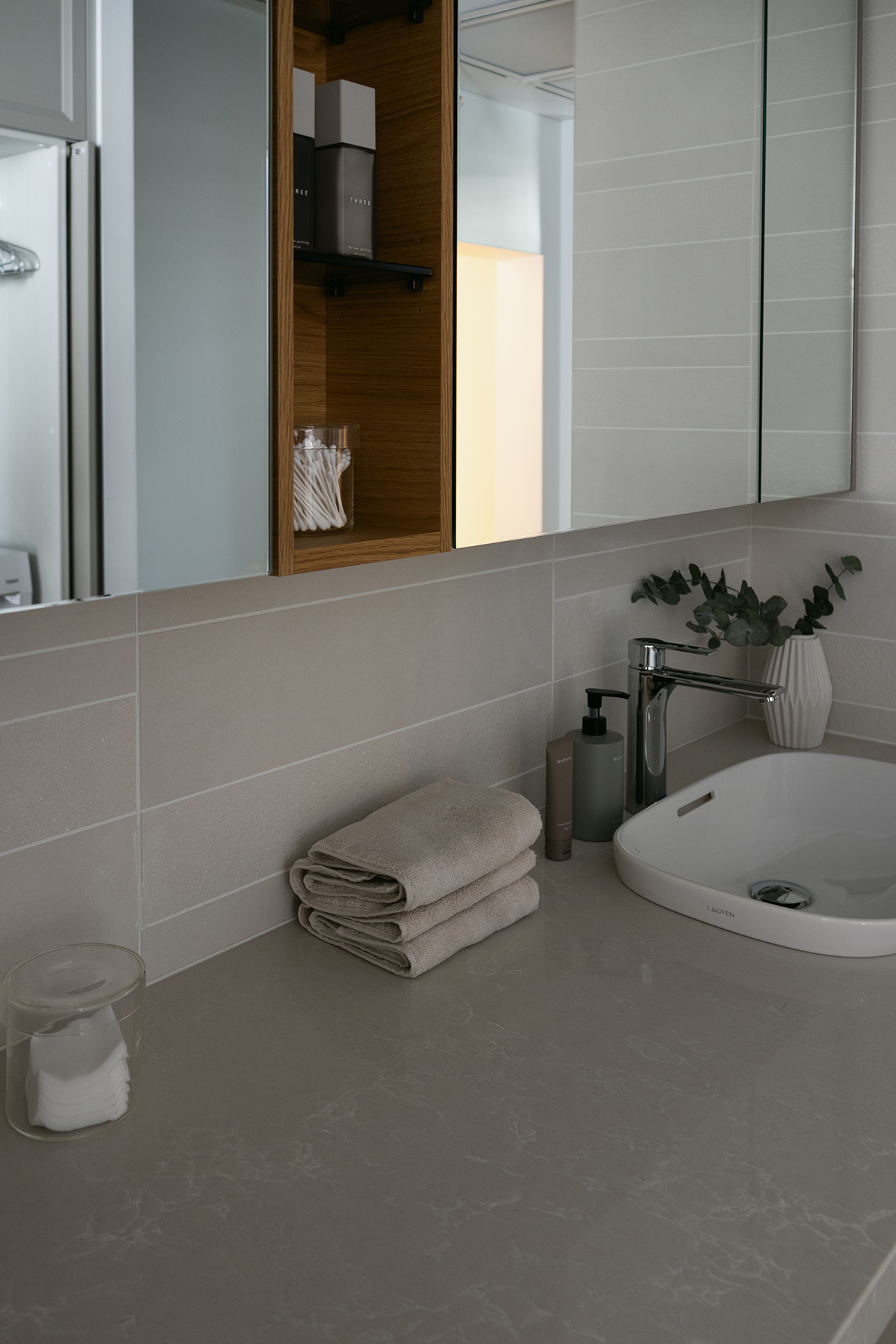 写真：心地よく過ごす、ドレッサー洗面