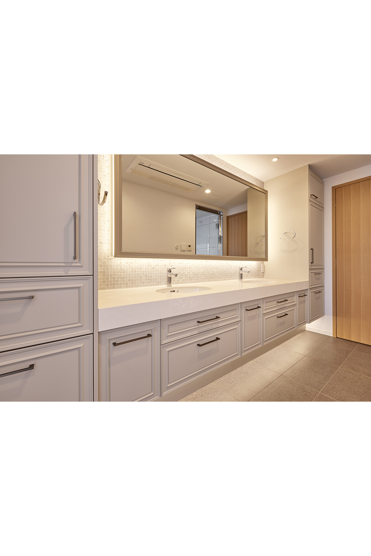 写真：やわらかで上質な洗面空間