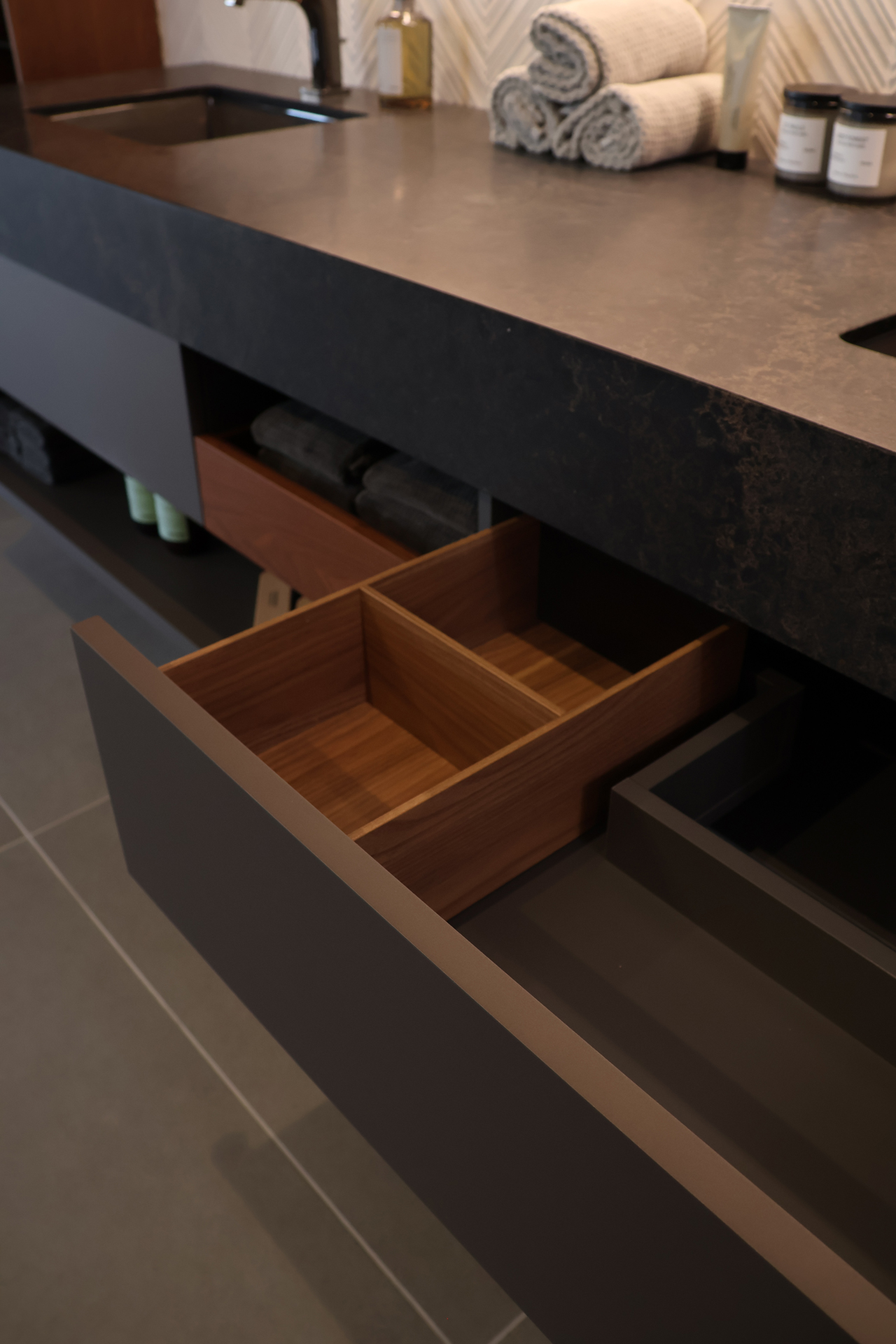 写真：洗練されたホテルライク洗面