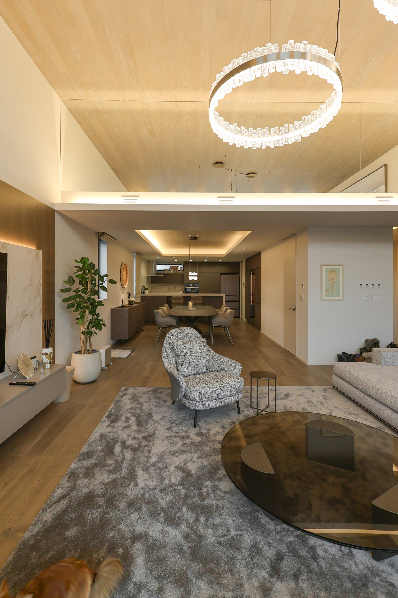 写真：グレージュで織りなすイタリアモダン