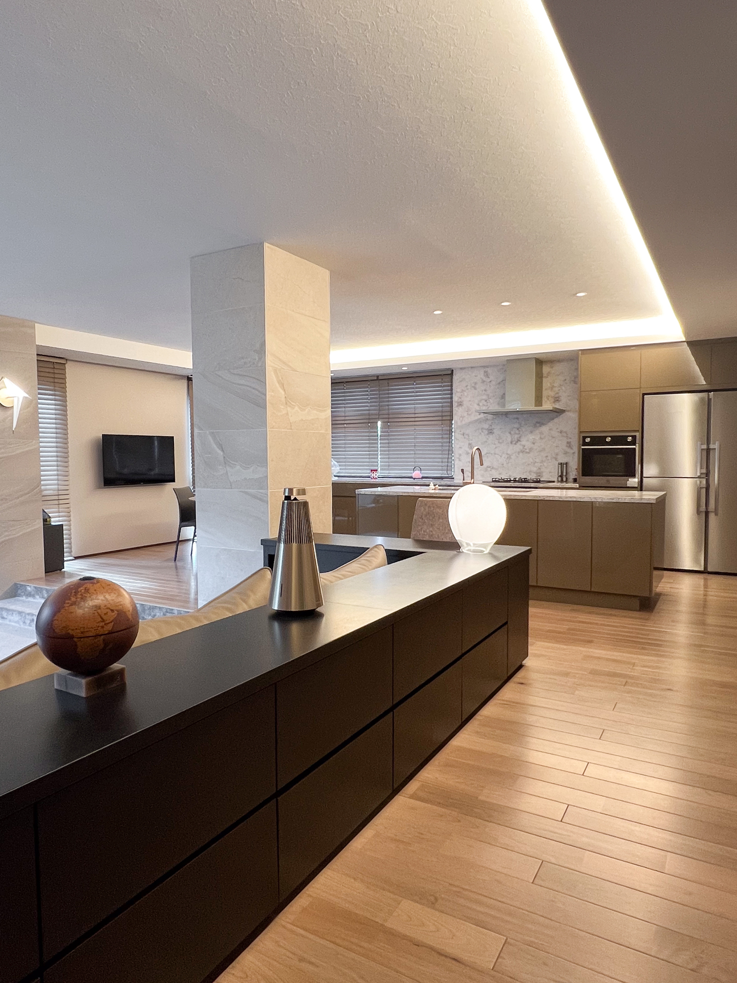 華やかで洗練されたダイニングキッチン