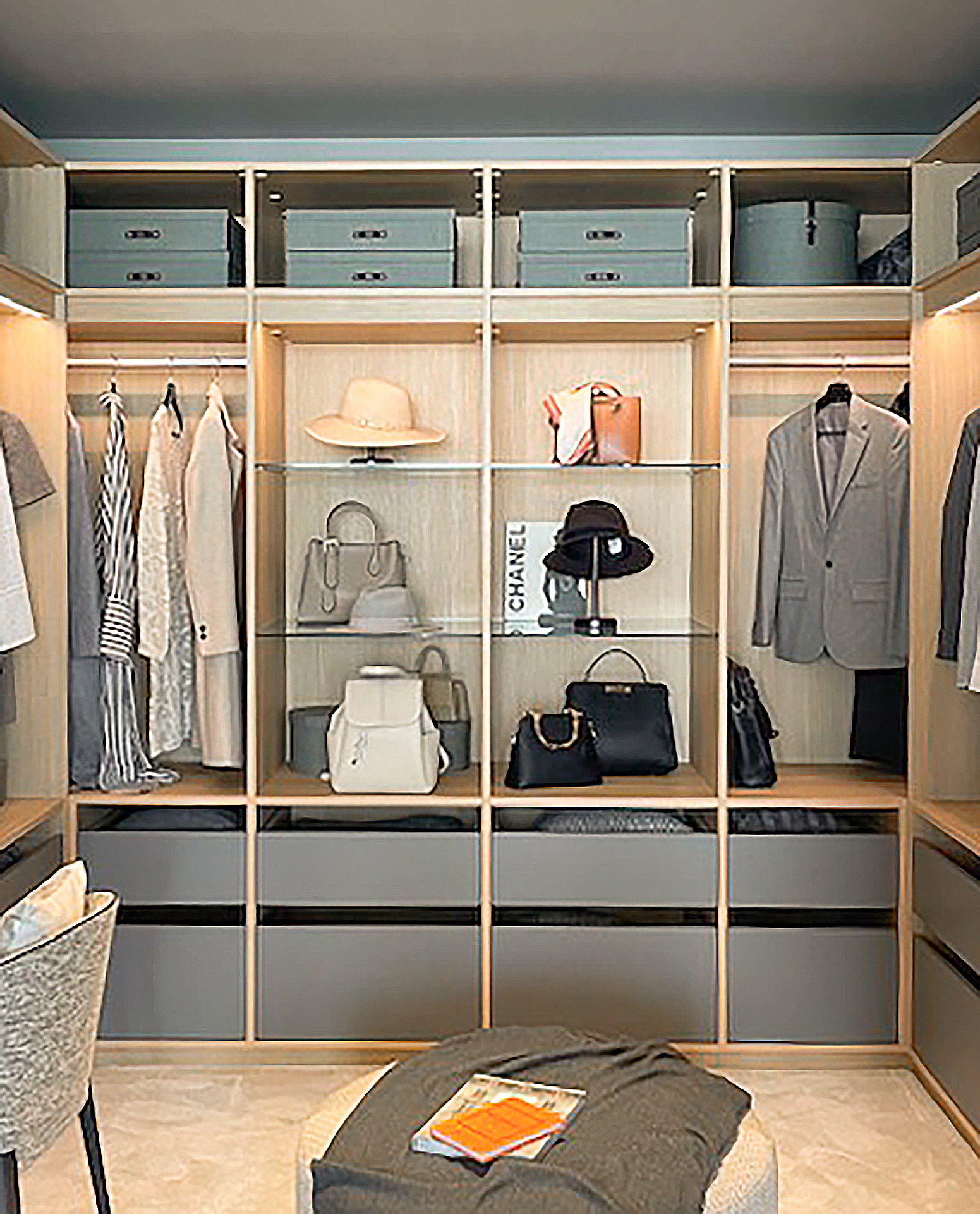 写真：お気に入りに囲まれるプライベート空間