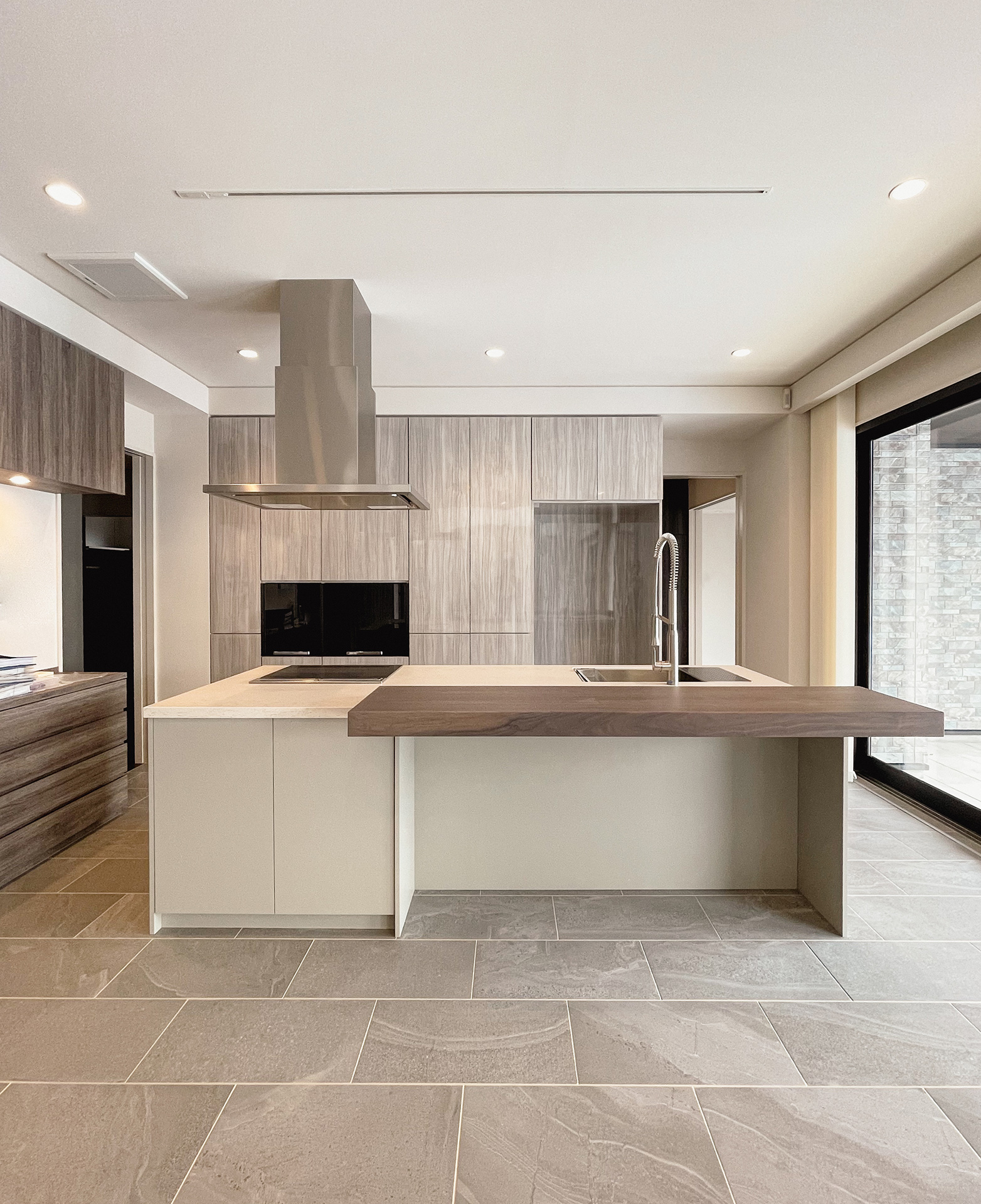 柔らかさと上質さを感じるキッチン