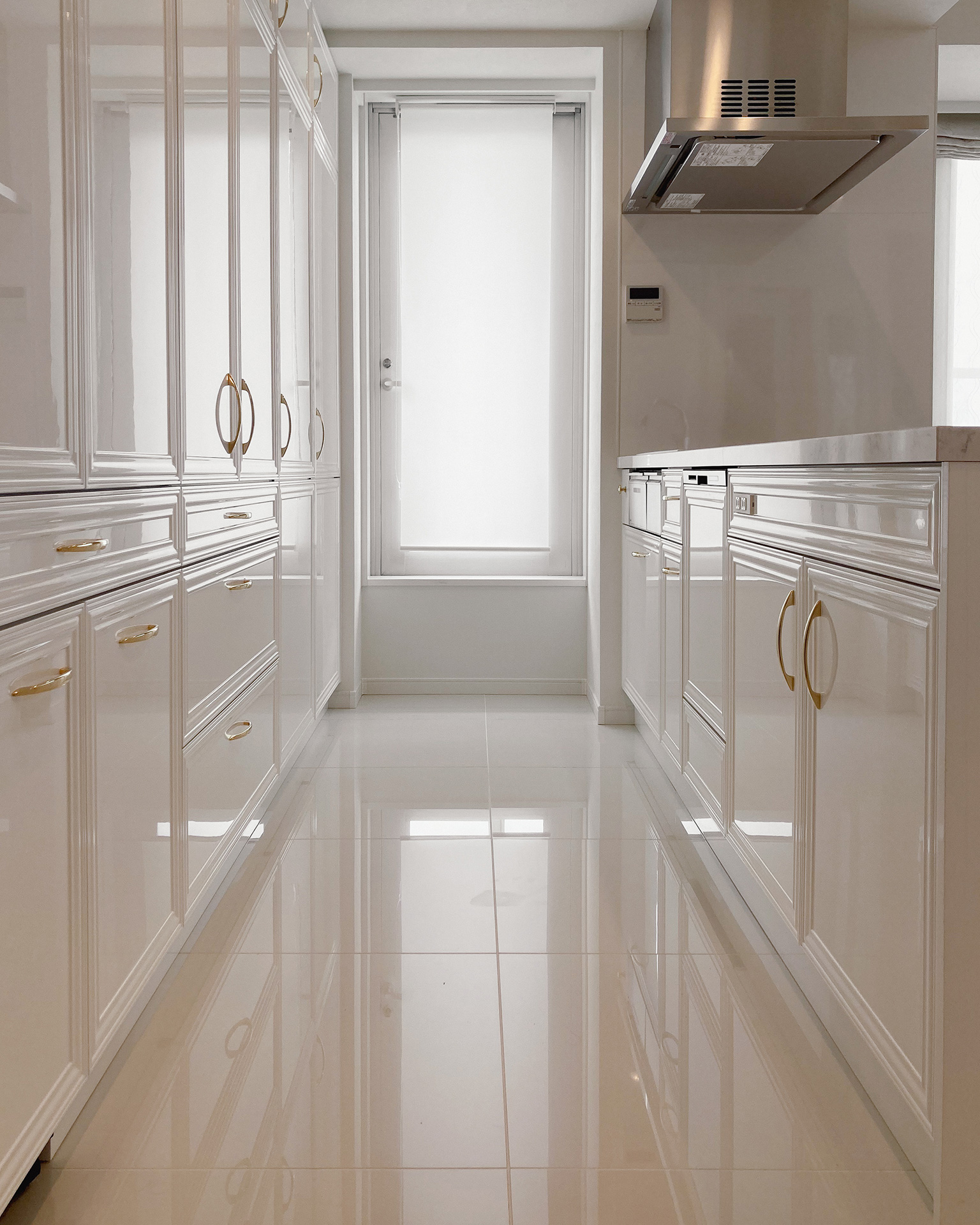 写真:框扉で設えた、正統派な美しさ