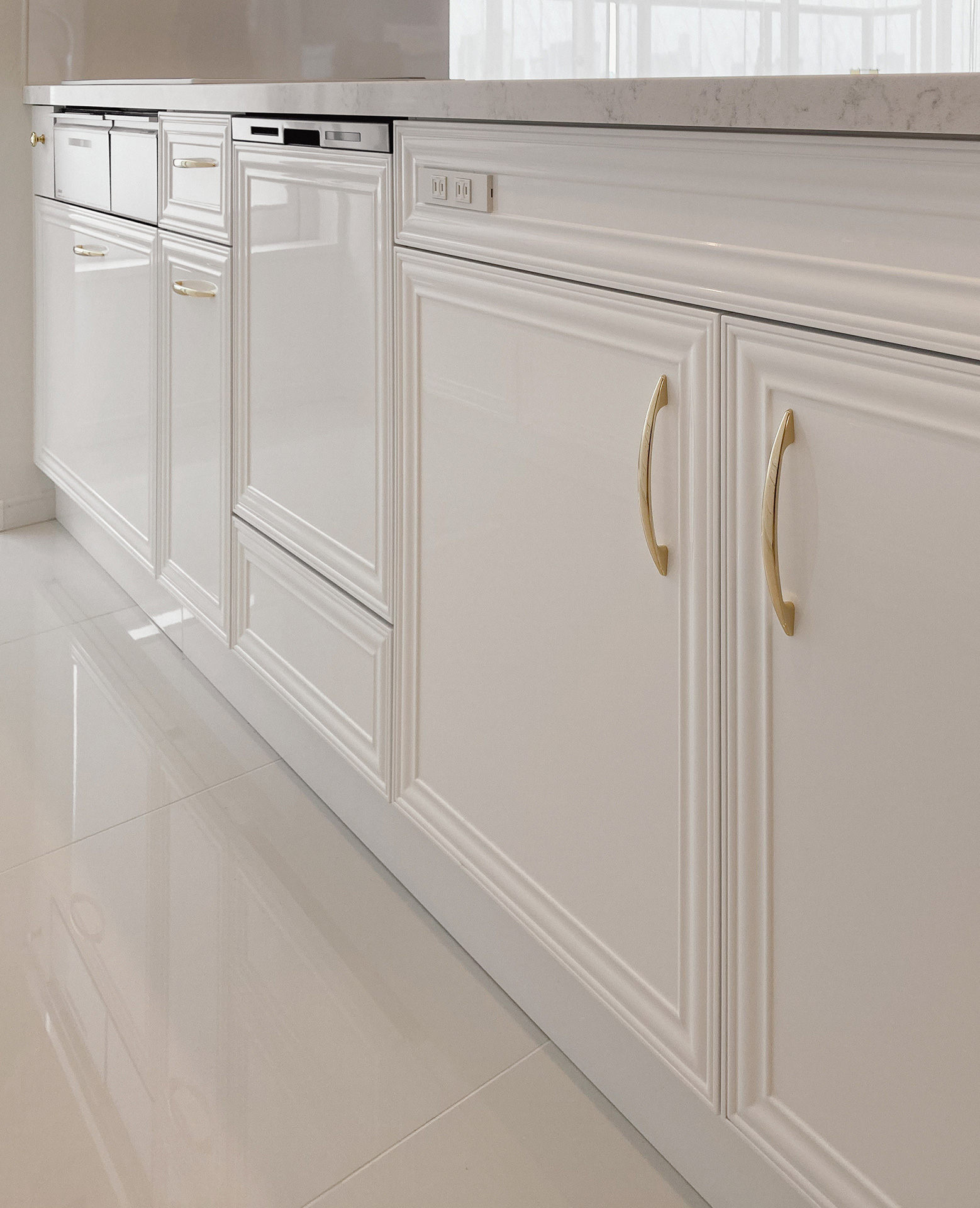 写真:框扉で設えた、正統派な美しさ