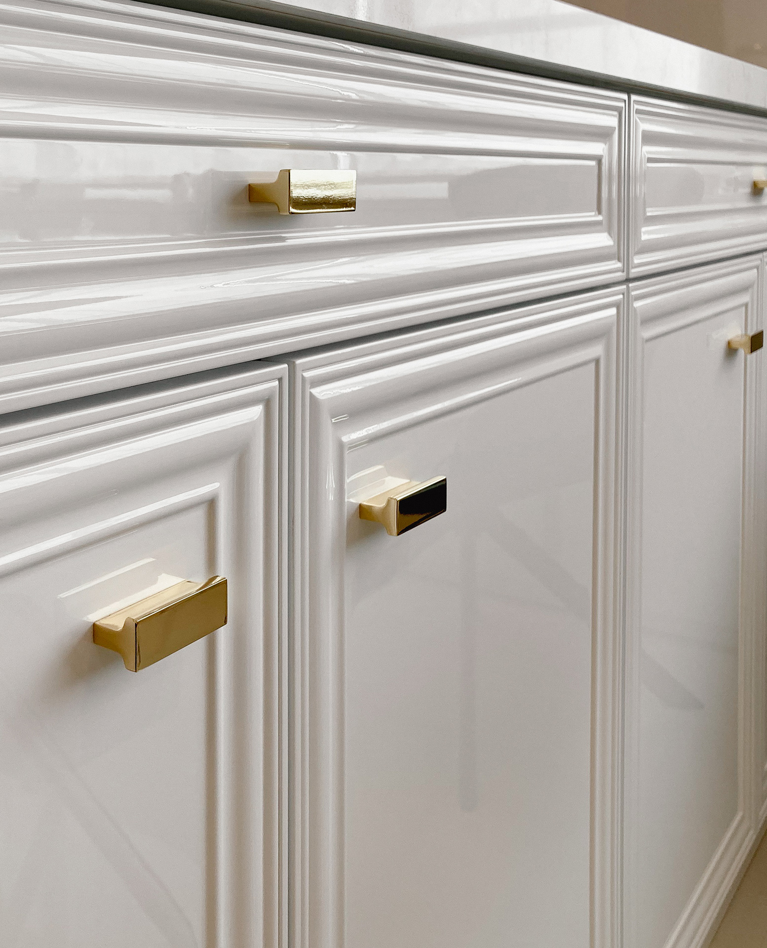 写真:框扉で設えた、正統派な美しさ