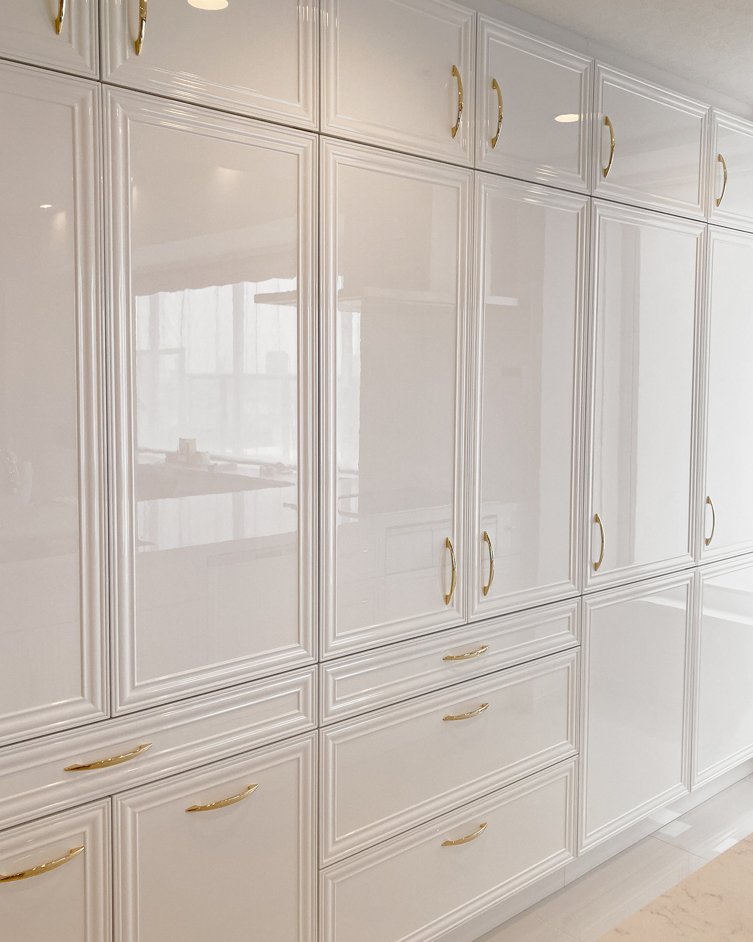 写真:框扉で設えた、正統派な美しさ