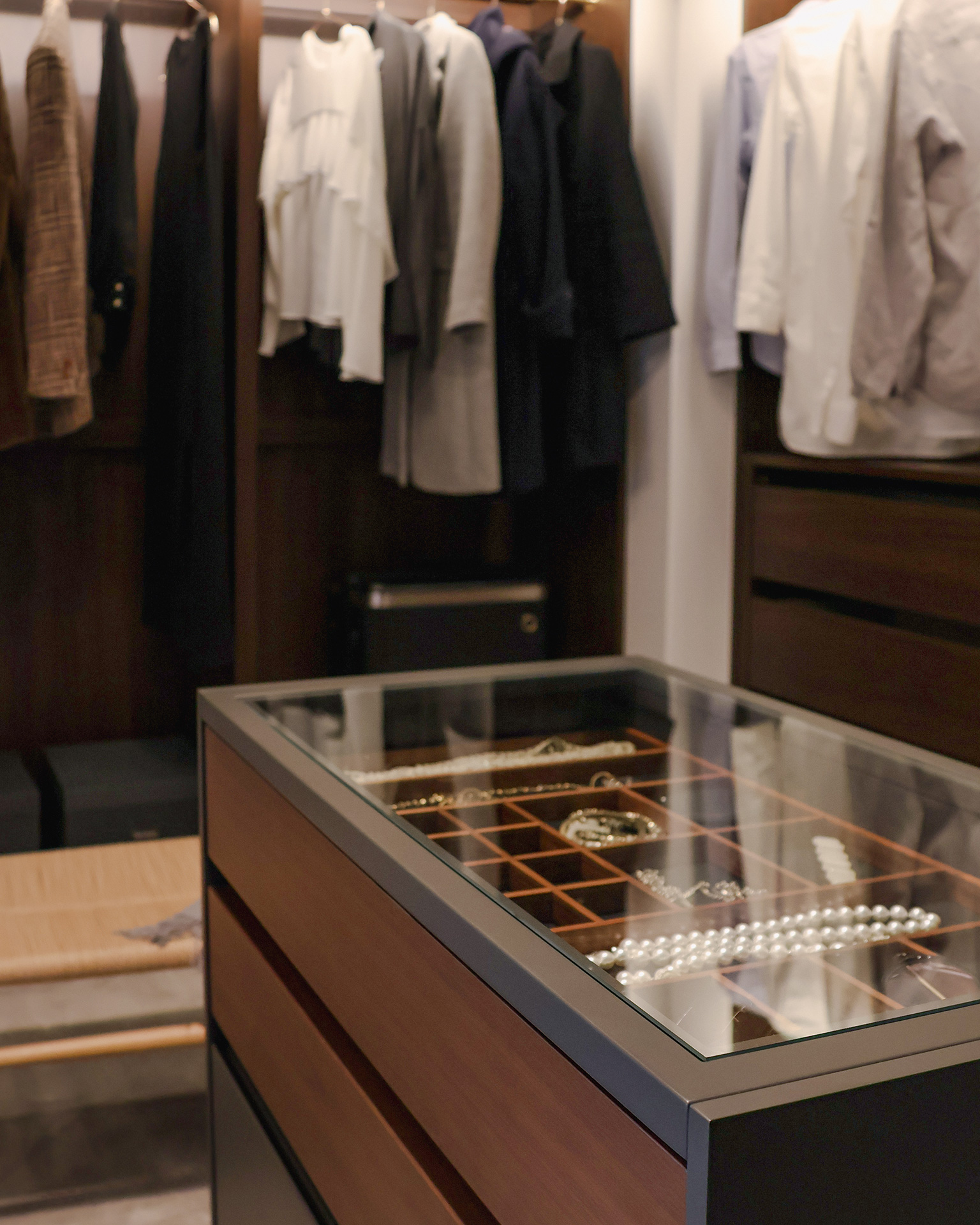 写真：上質に整うクローゼット空間