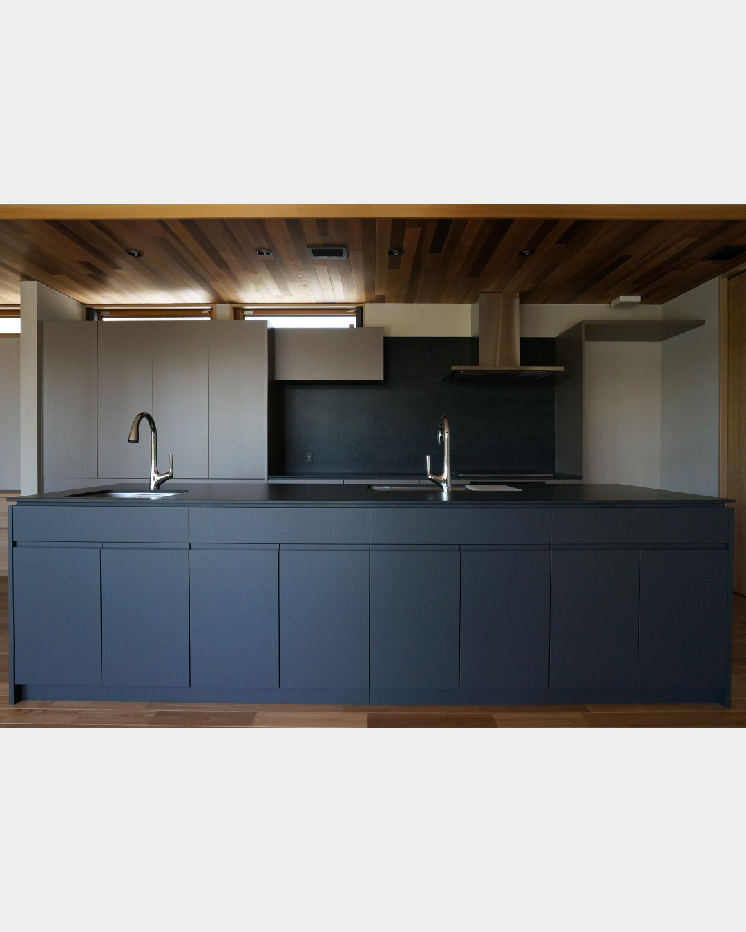 写真：暮らし方が広がる和モダンキッチン