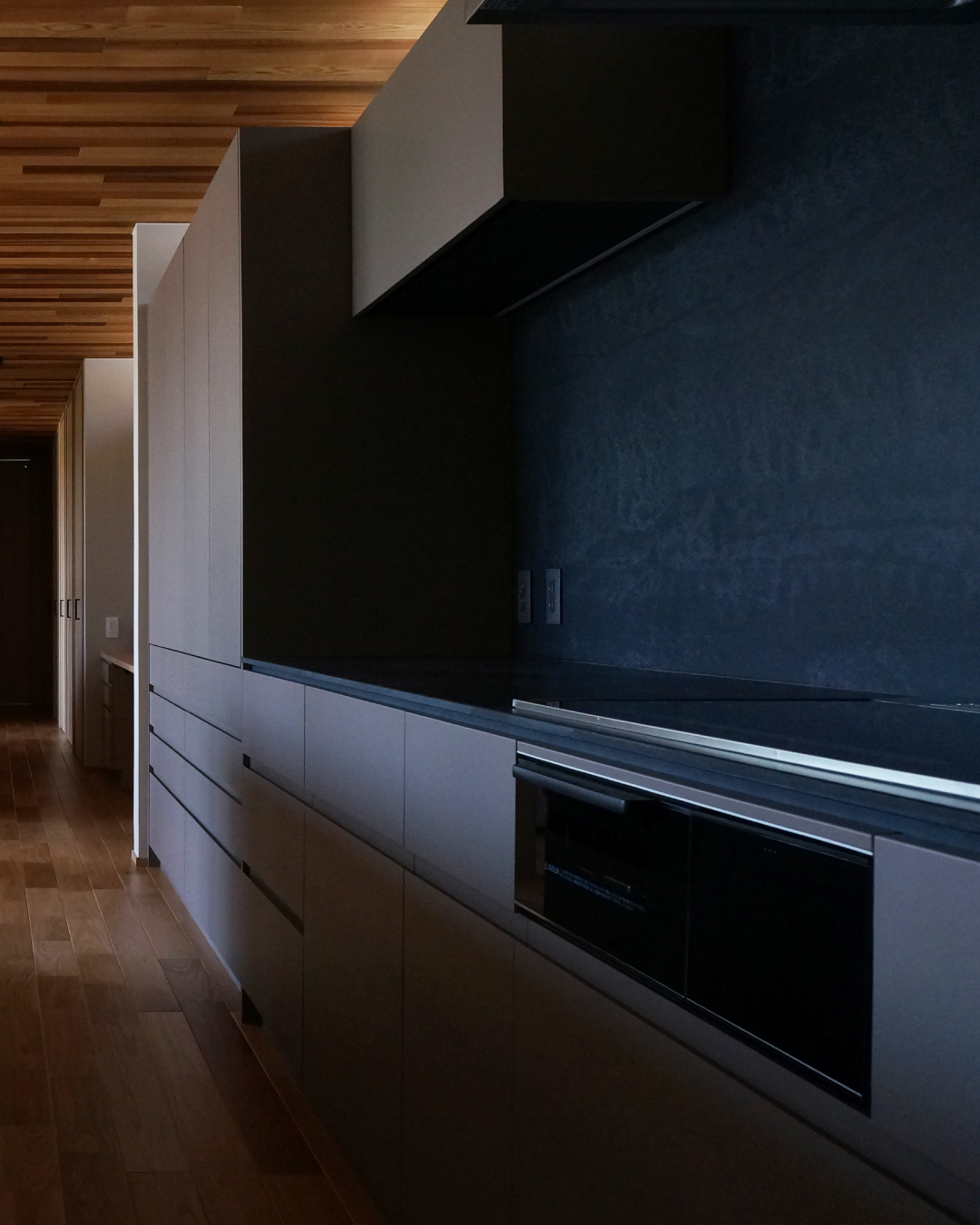 写真：暮らし方が広がる和モダンキッチン