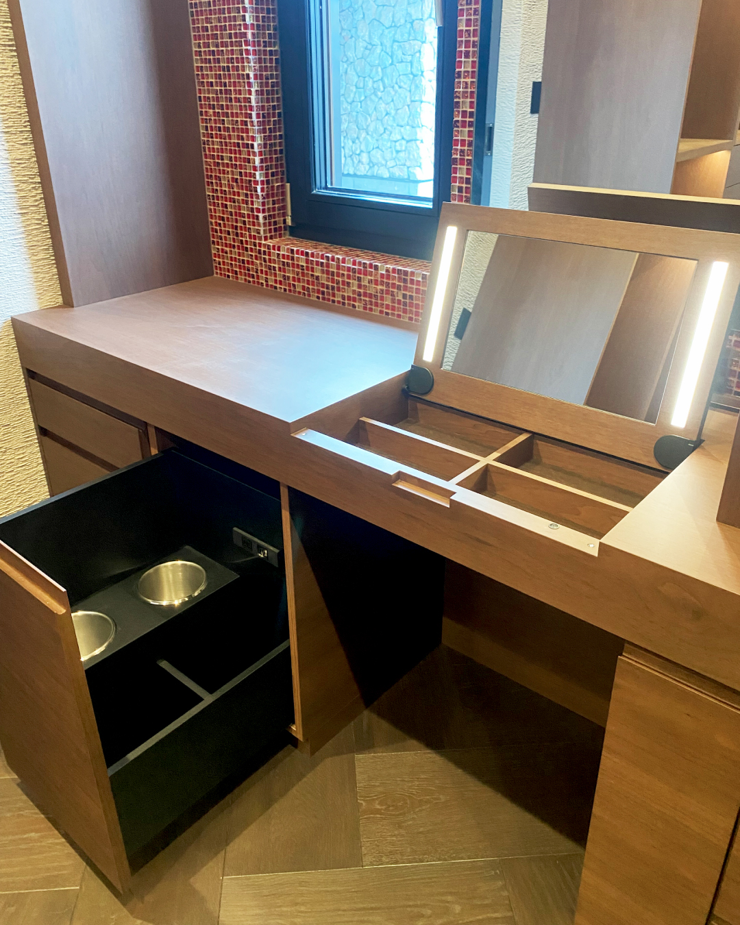 写真：暮らしの空間全てにクチーナを