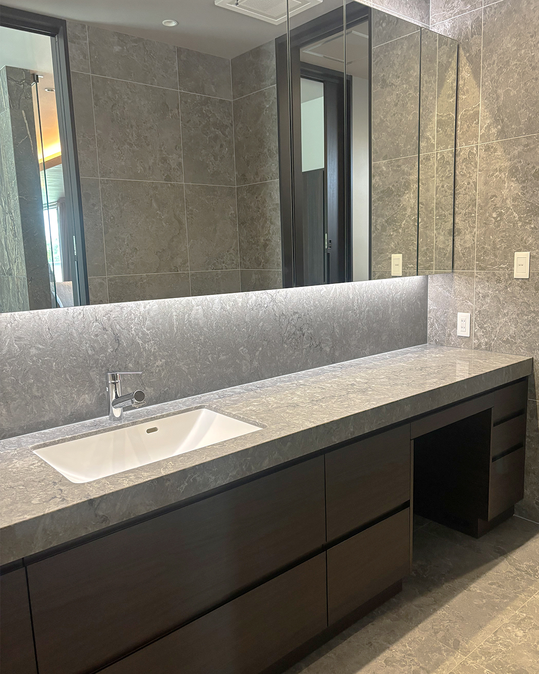 気品あるラグジュアリー洗面