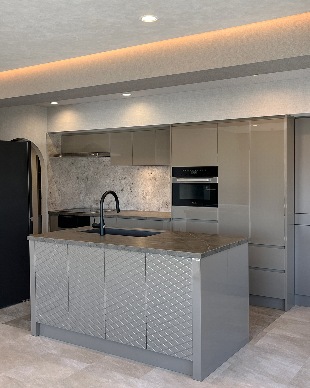 艶と柄が生み出す陰影