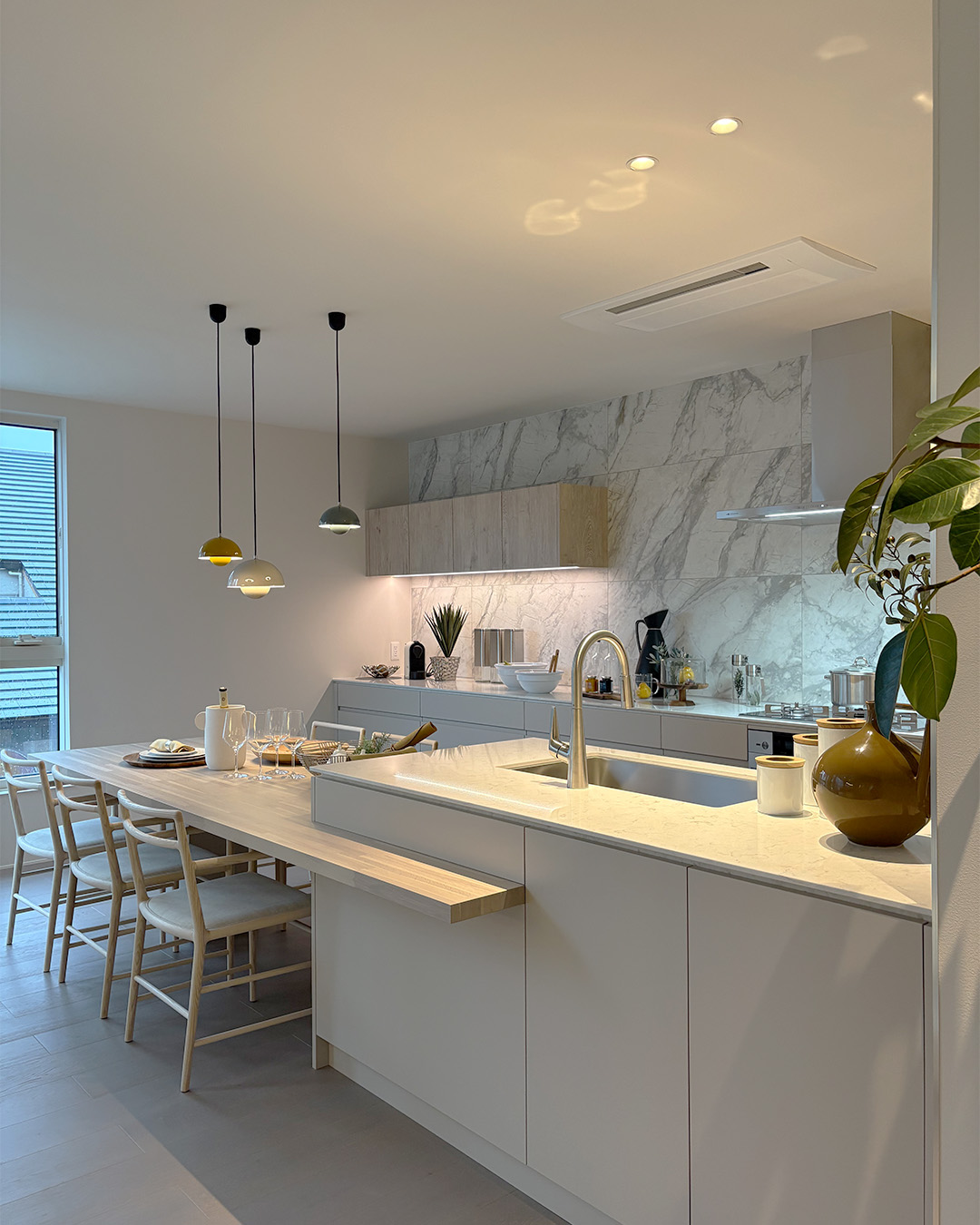 写真：温かな会話が生まれるキッチン