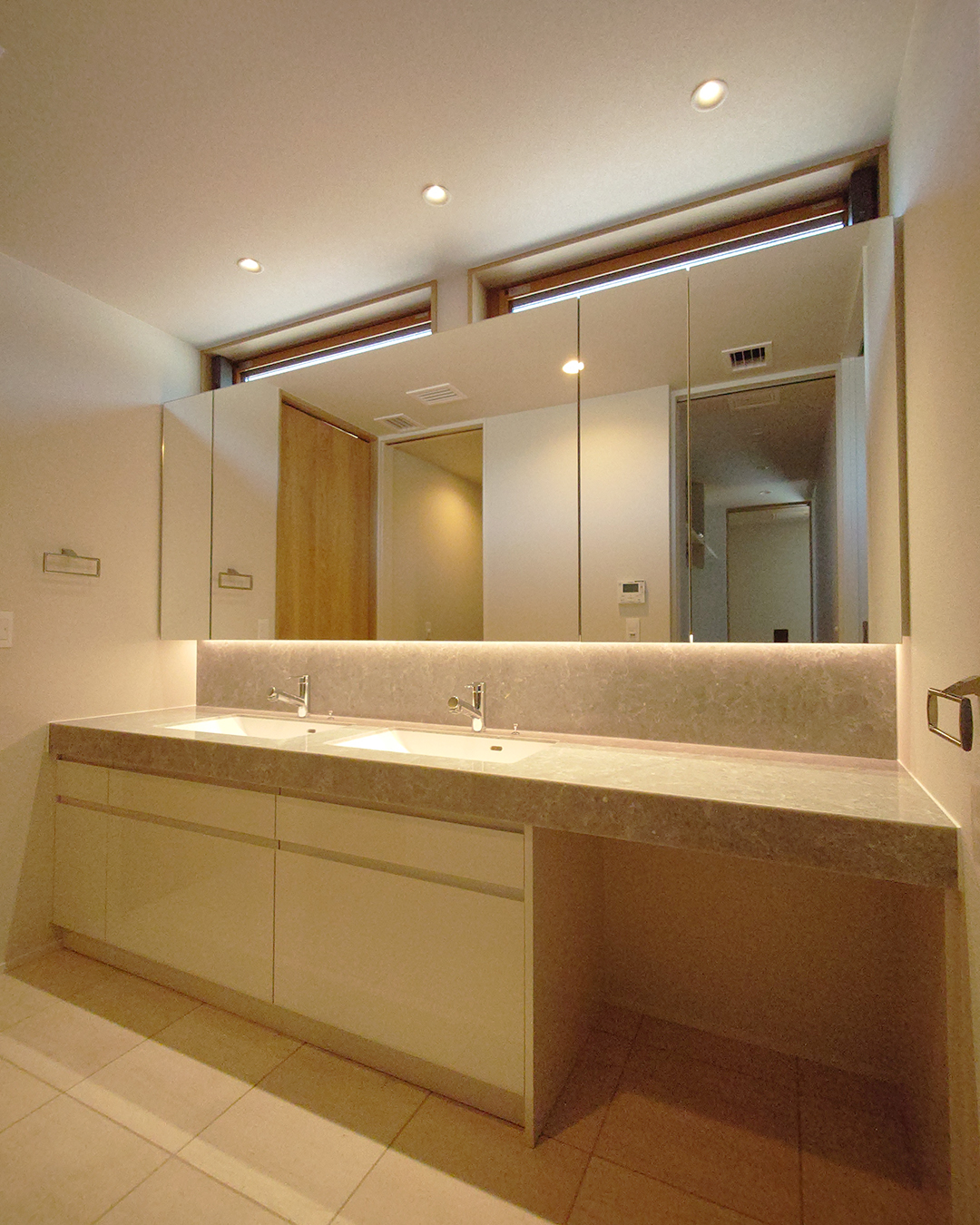 写真：やさしくきらめくホテルライク洗面