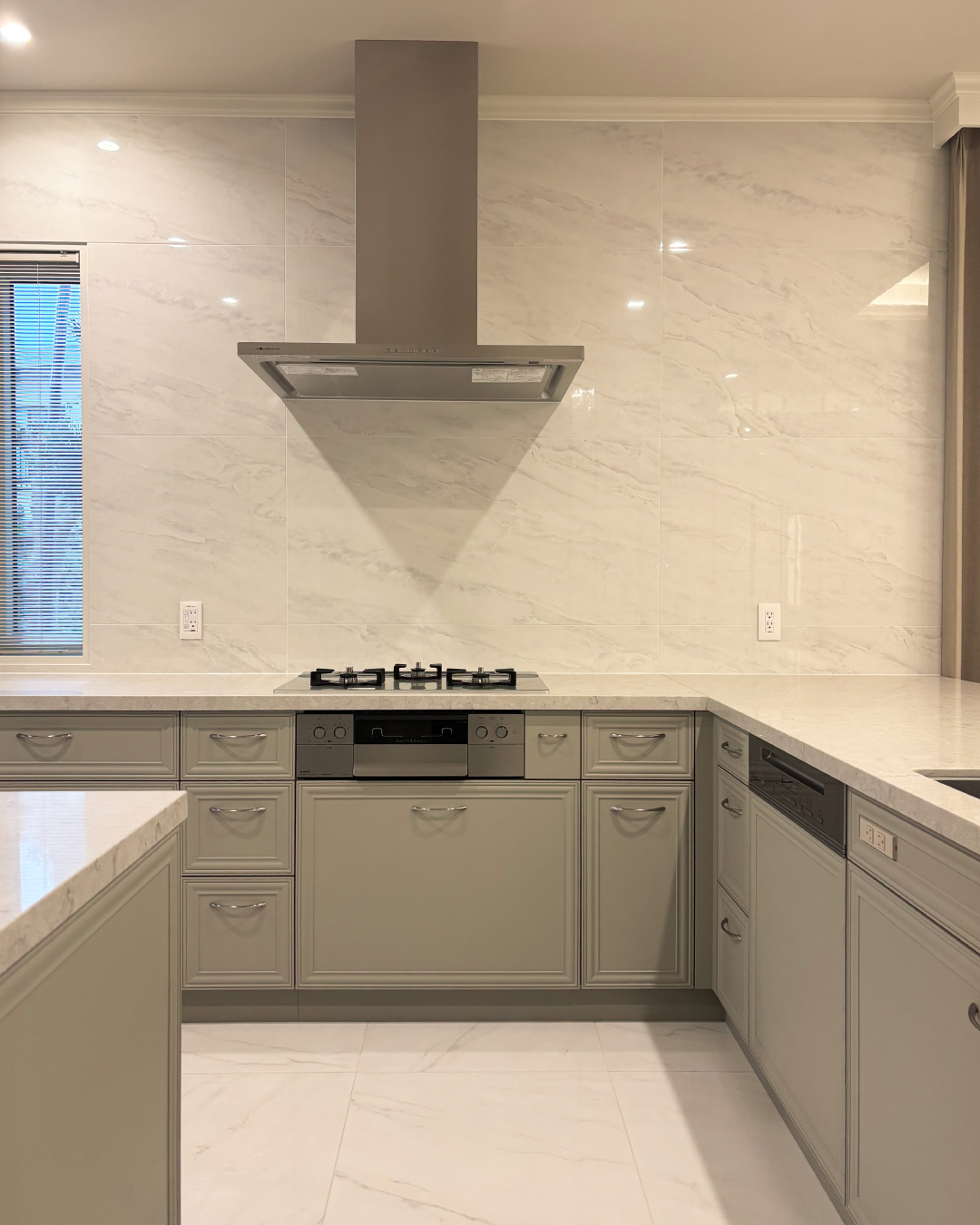 写真：優美な世界観が広がるキッチン