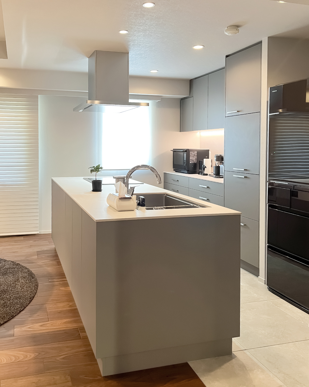 写真：温かな暮らしが広がるインテリア