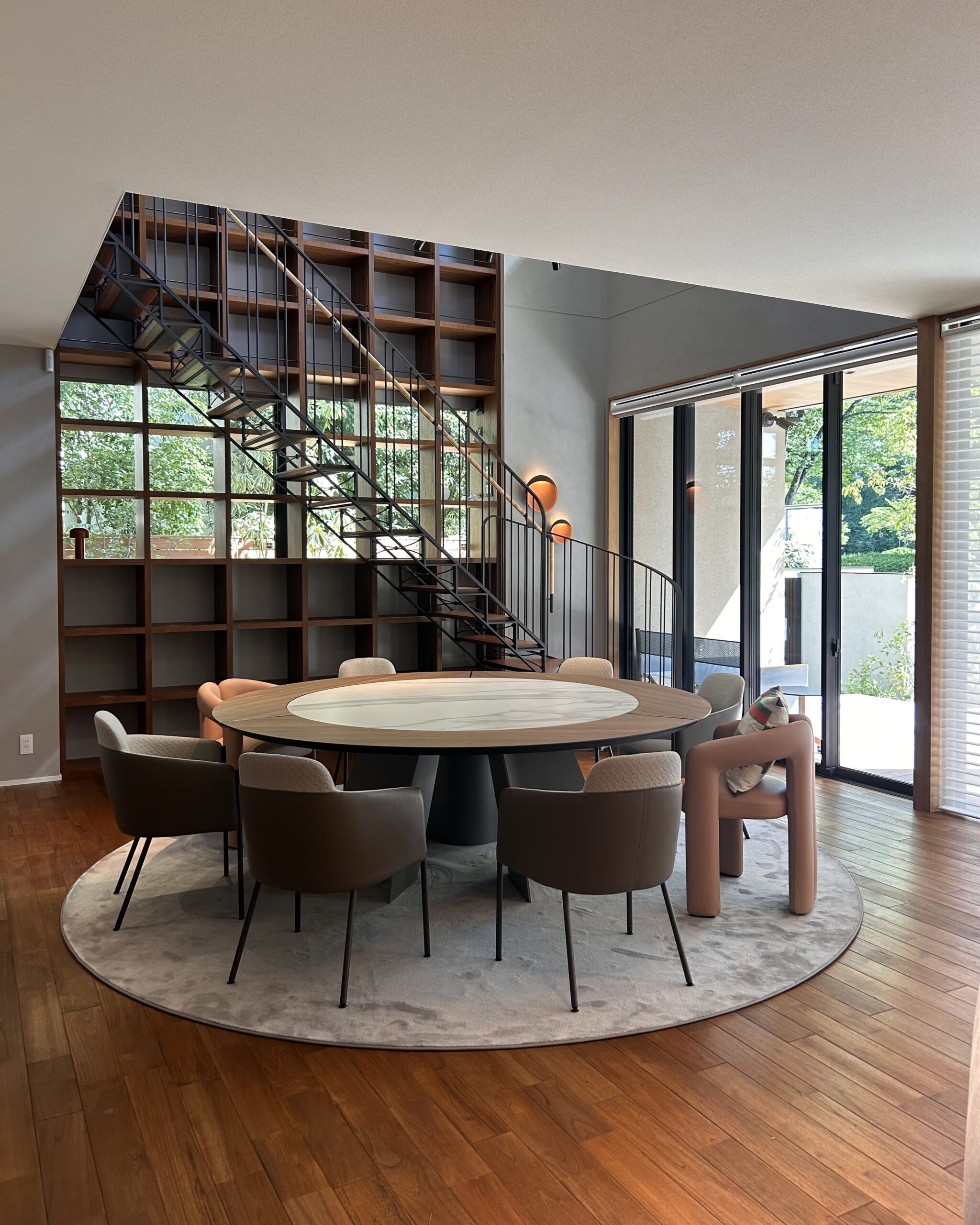 写真：上質な遊び心溢れるミックススタイル