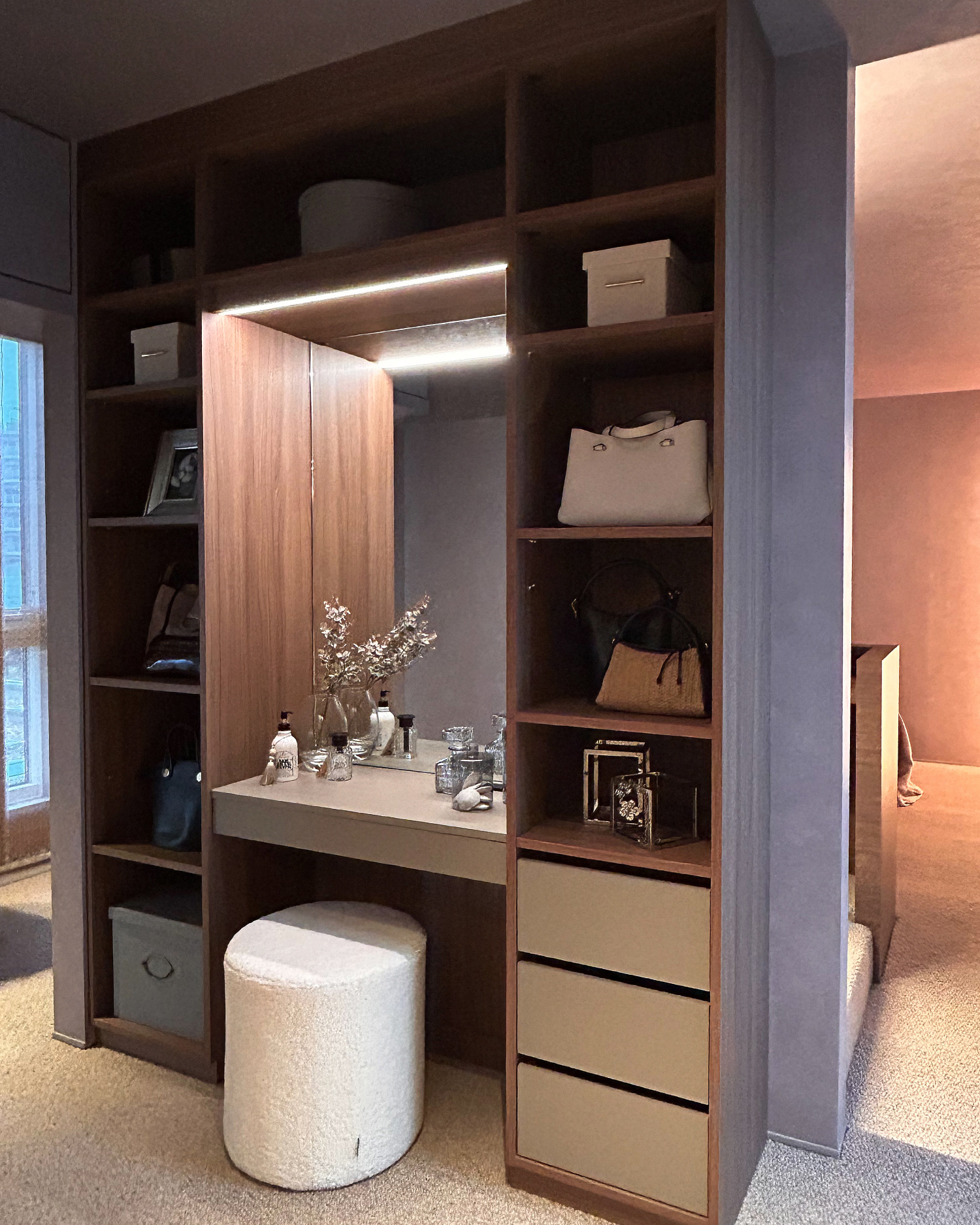 写真：美しく整うウォークインクローゼット