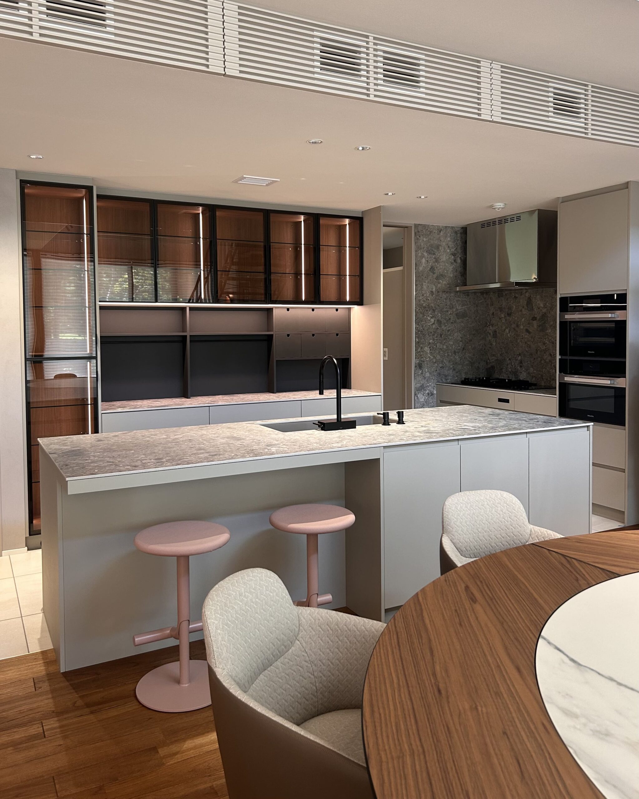 写真：上質な遊び心溢れるミックススタイル