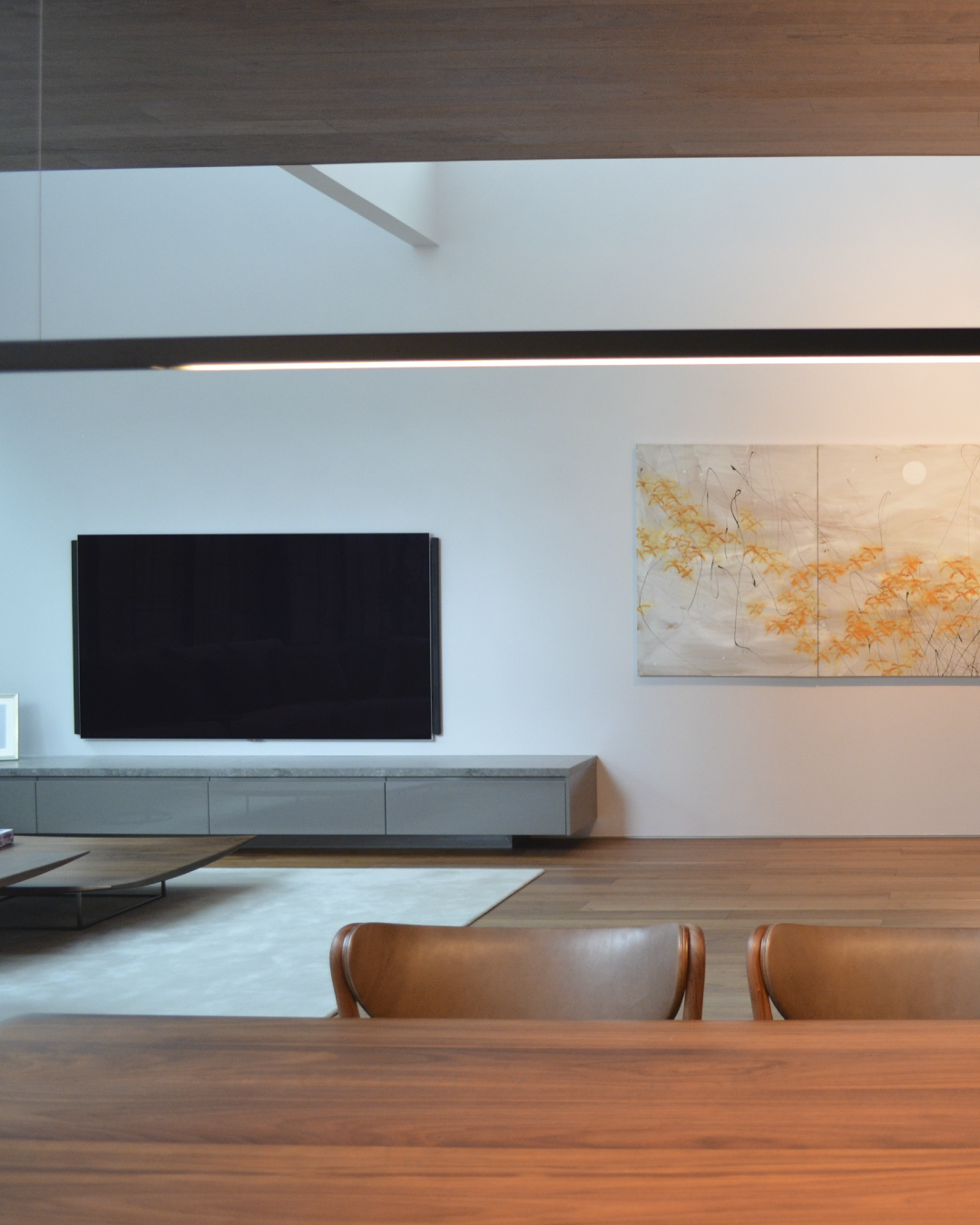 写真:ドラマティックなLDK空間